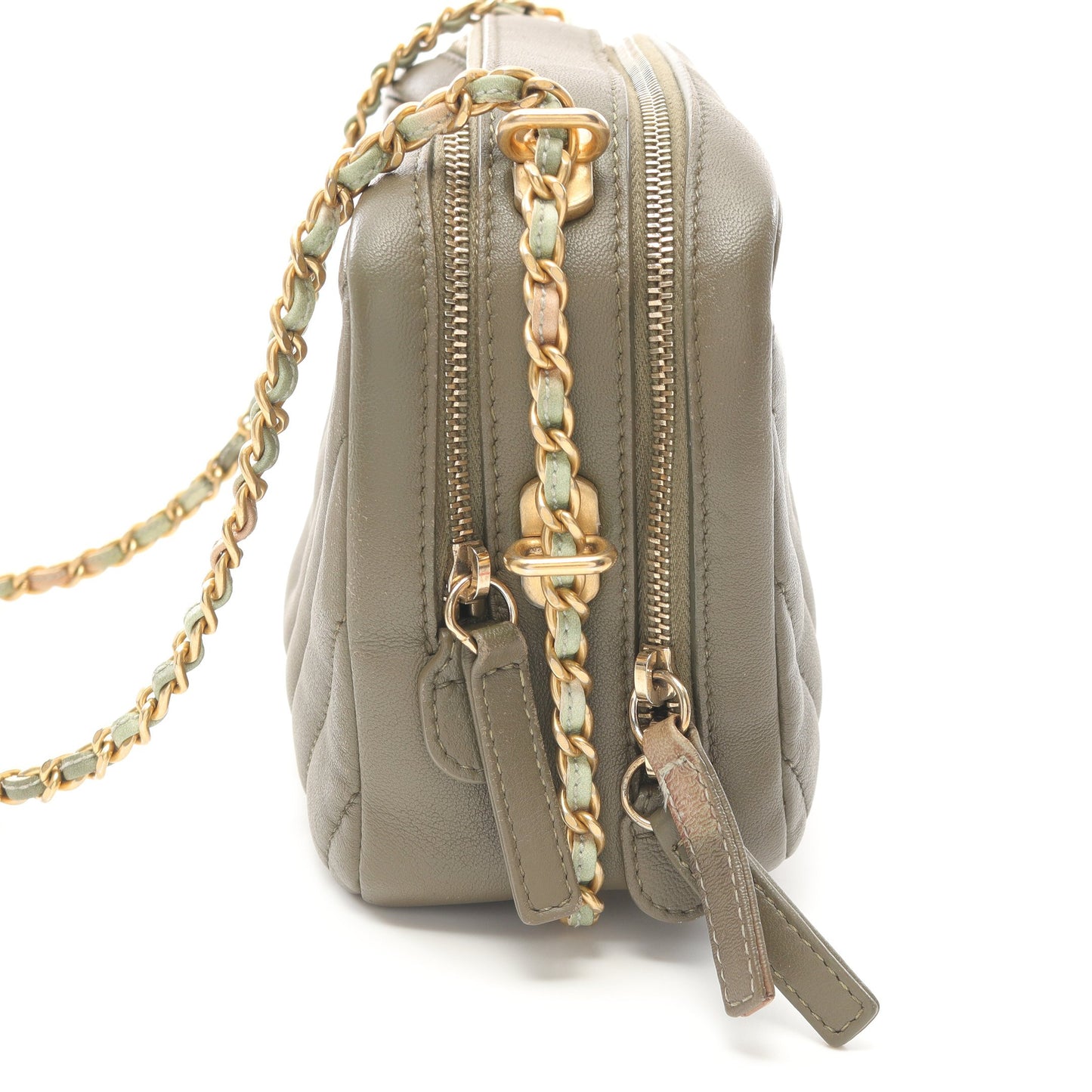 シェブロン Vステッチ チェーンショルダーバッグ ラムスキン カーキグリーン ゴールド金具 シャネル バッグ CHANEL