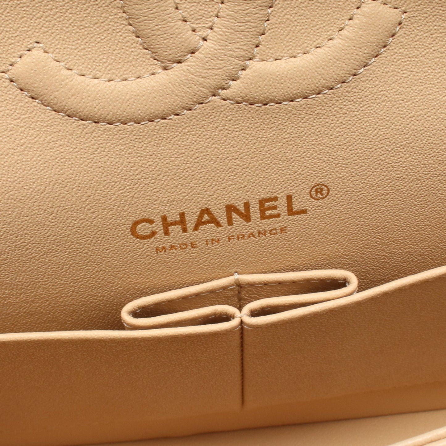 マトラッセ Wフラップ Wチェーンショルダーバッグ キャビアスキン ベージュ ゴールド金具 シャネル バッグ CHANEL