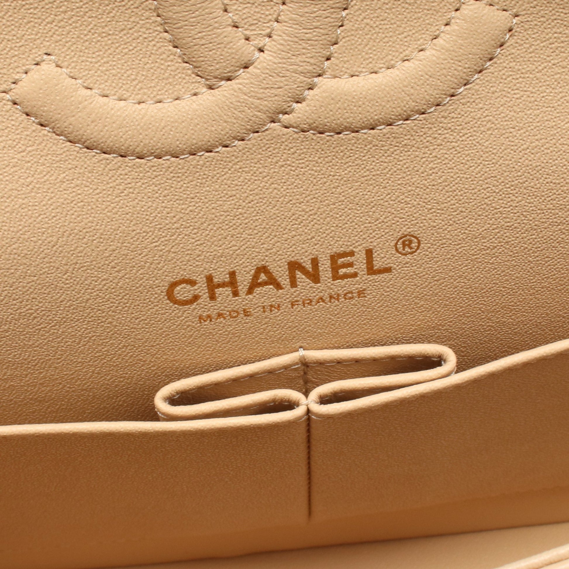 マトラッセ Wフラップ Wチェーンショルダーバッグ キャビアスキン ベージュ ゴールド金具 シャネル バッグ CHANEL