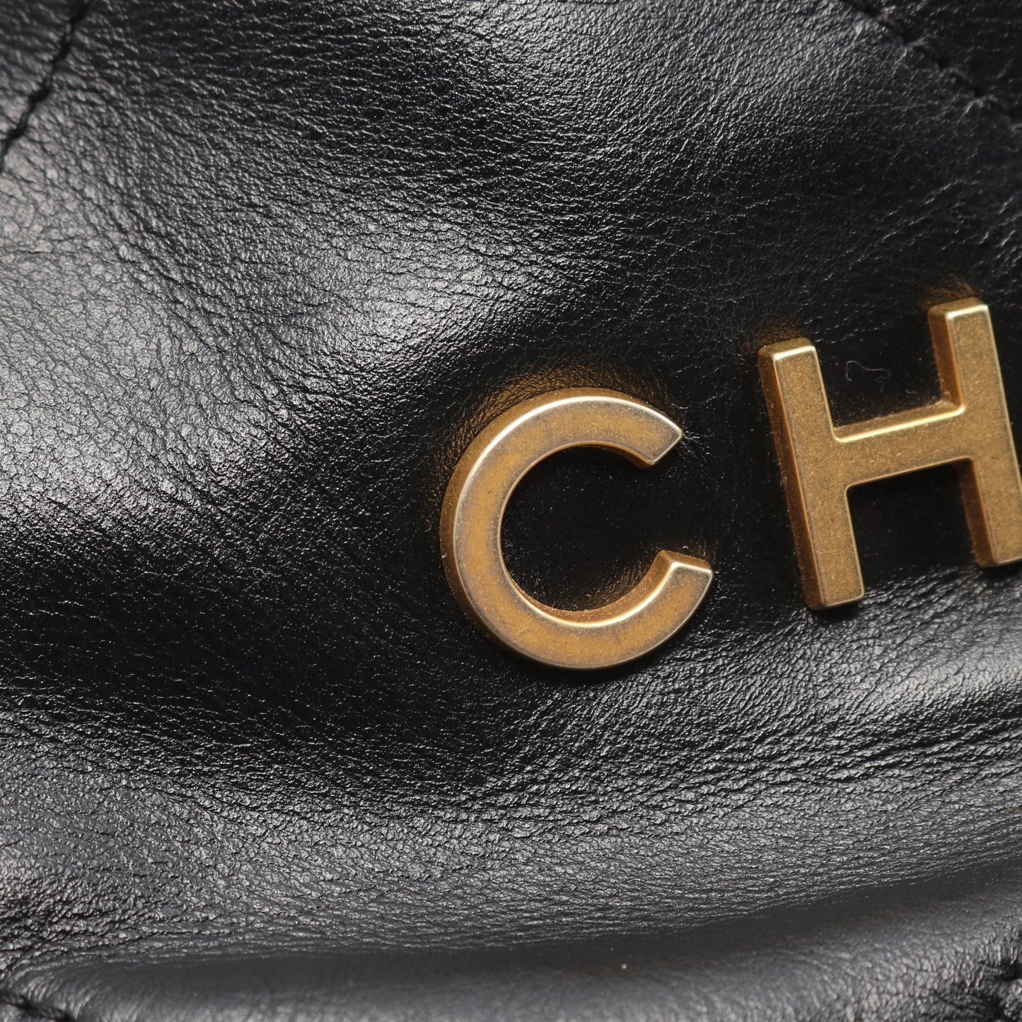 CHANEL 22 ミニ チェーンショルダーバッグ レザー ブラック ゴールド金具 シャネル バッグ CHANEL