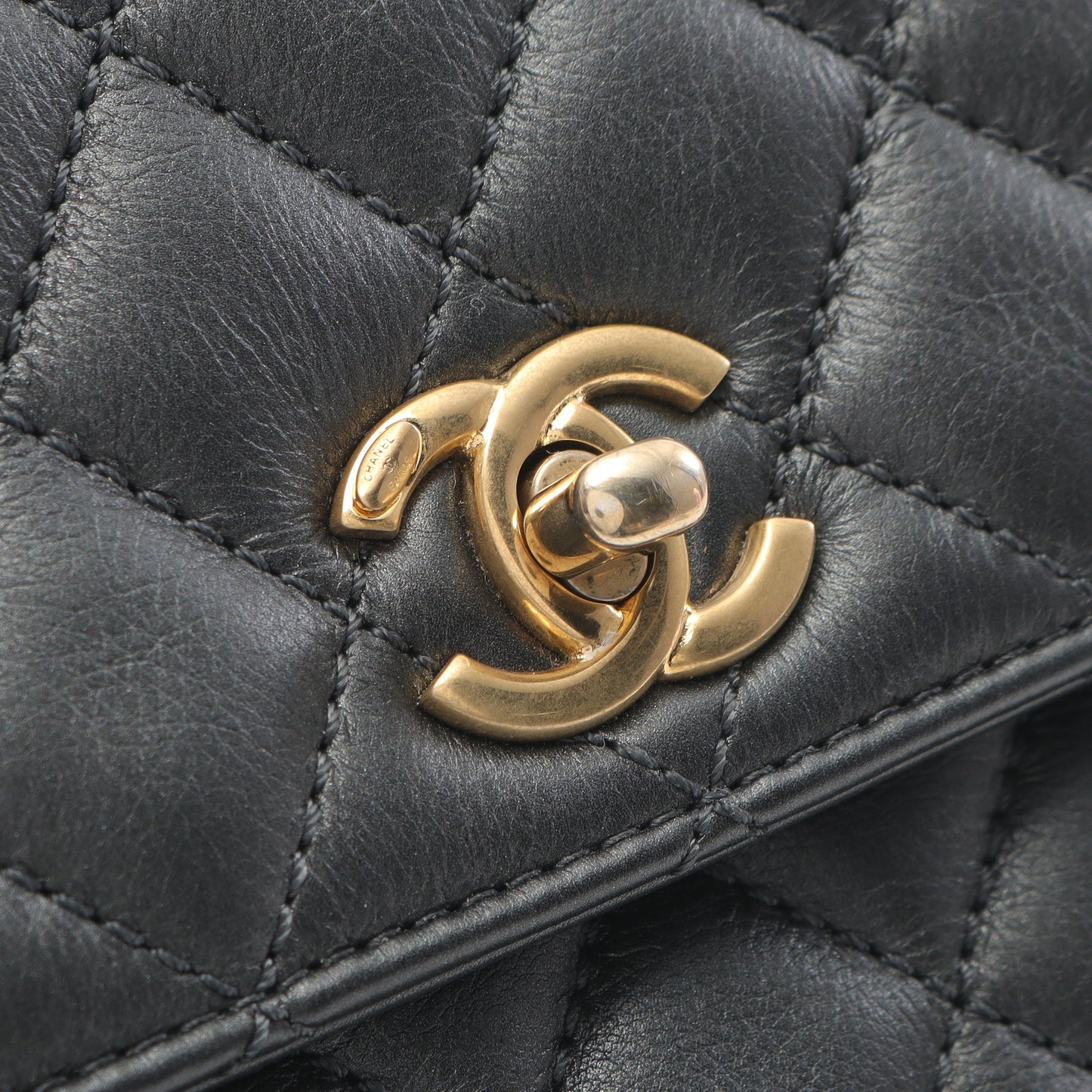 ココハンドル フラップ マトラッセ ハンドバッグ ラムスキン ブラック ゴールド金具 シャネル バッグ CHANEL