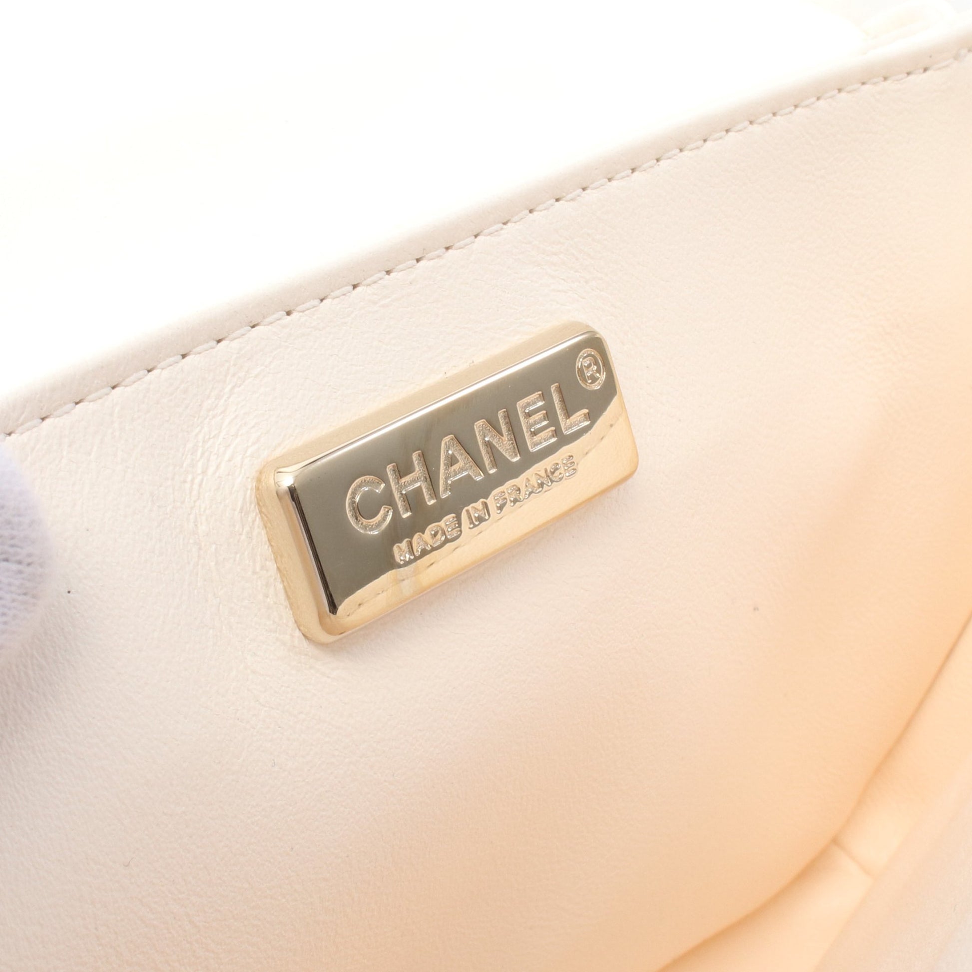 マトラッセ チェーンショルダーバッグ ファー レザー ホワイト ゴールド金具 2WAY シャネル バッグ CHANEL