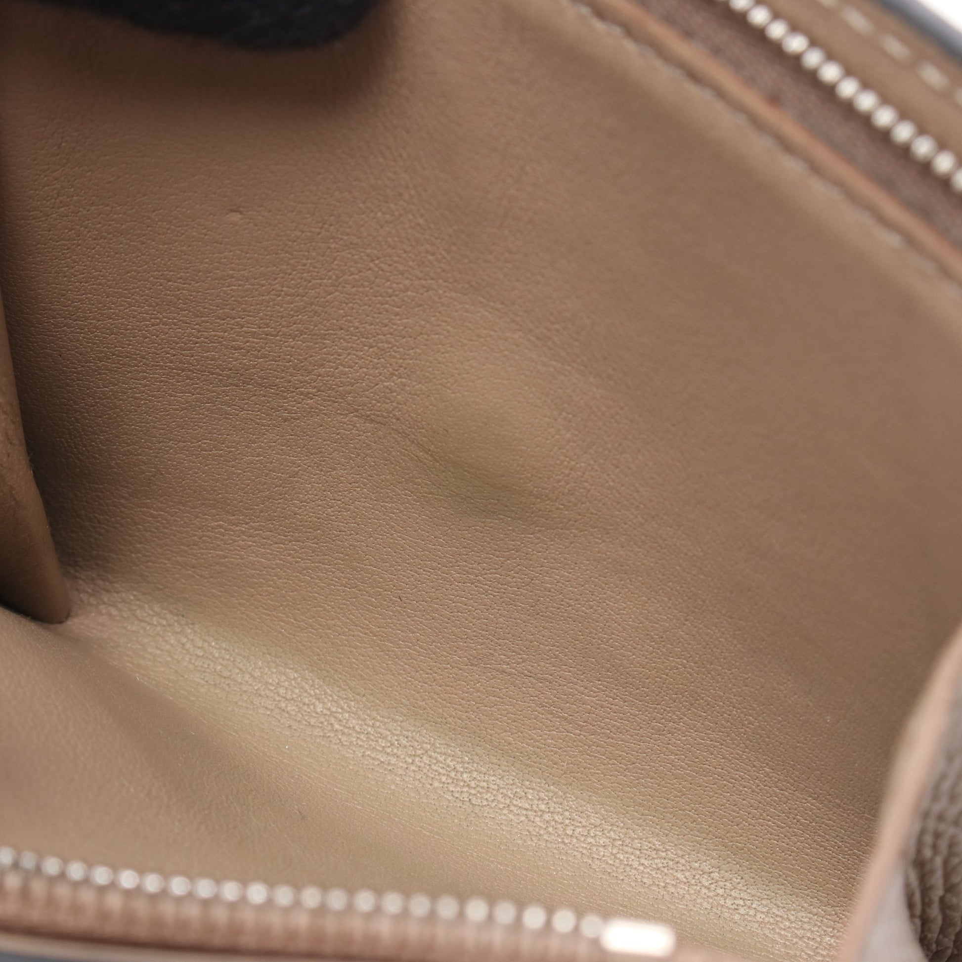 アナグラムコンパクトフラップウォレット 二つ折り財布 レザー グレーベージュ ロエベ 財布・小物 LOEWE