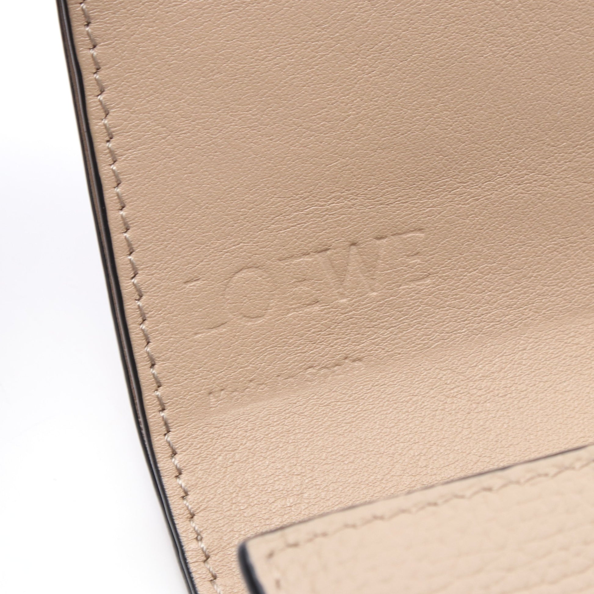 アナグラムコンパクトフラップウォレット 二つ折り財布 レザー グレーベージュ ロエベ 財布・小物 LOEWE