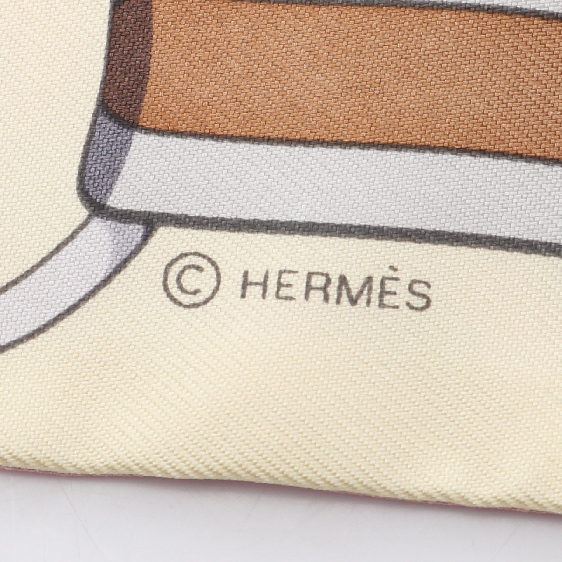 【美品】HERMES エルメス　ツイリー　リボン　ベージュ　1本 エルメスポルディックツイリーリボン柄 希少カラー