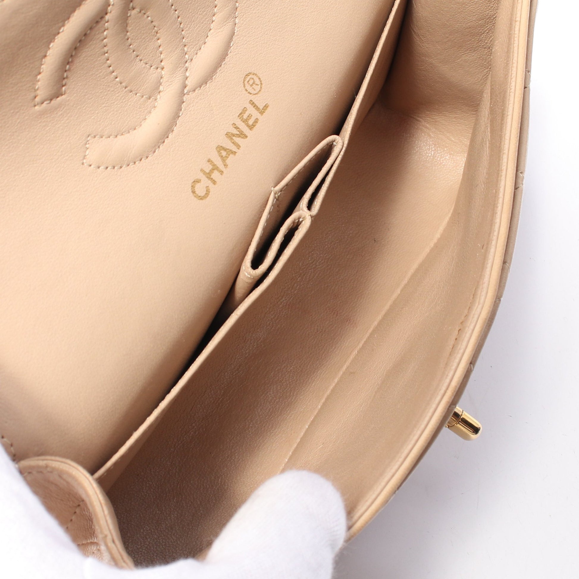 マトラッセ Wフラップ Wチェーンショルダーバッグ ラムスキン ベージュ ゴールド金具 ヴィンテージ シャネル バッグ CHANEL