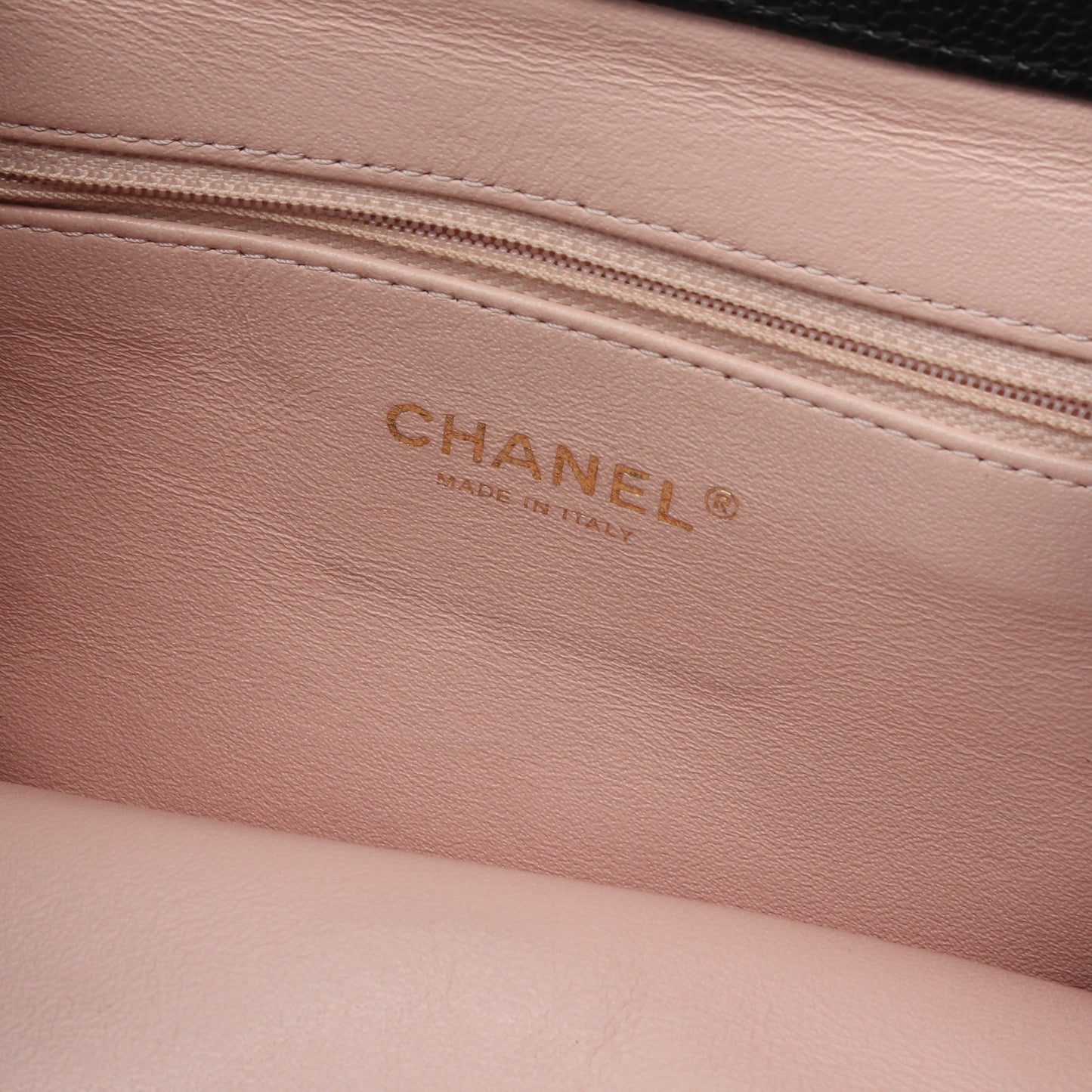 マトラッセ バックパック リュックサック キャビアスキン ブラック ゴールド金具 シャネル バッグ CHANEL