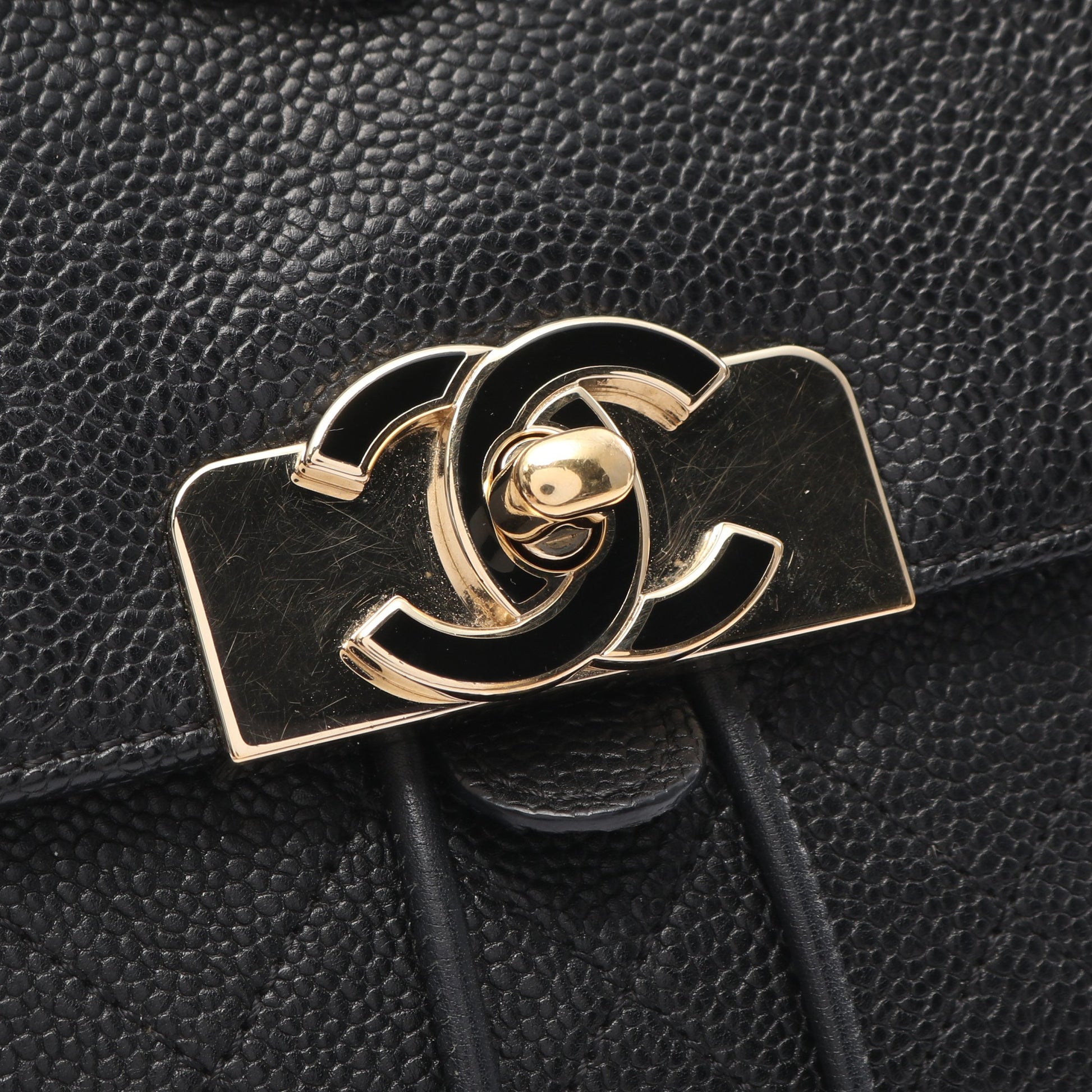 マトラッセ バックパック リュックサック キャビアスキン ブラック ゴールド金具 シャネル バッグ CHANEL