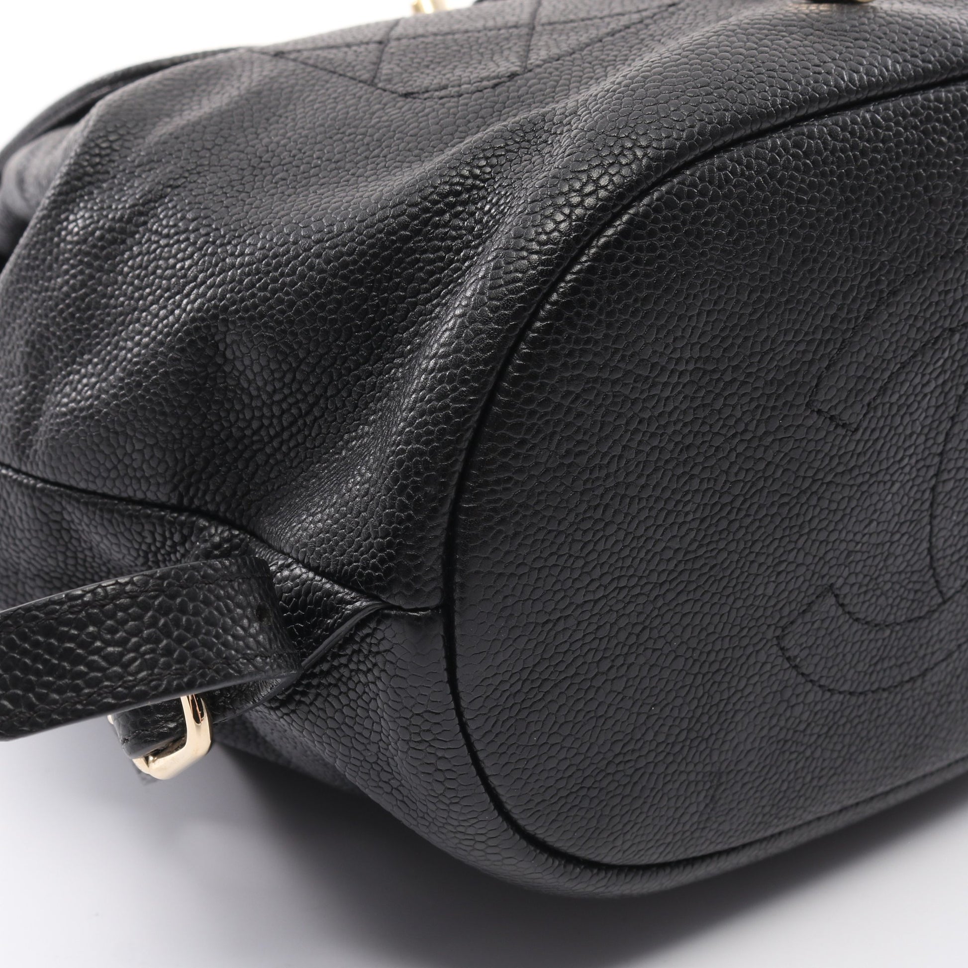 マトラッセ バックパック リュックサック キャビアスキン ブラック ゴールド金具 シャネル バッグ CHANEL