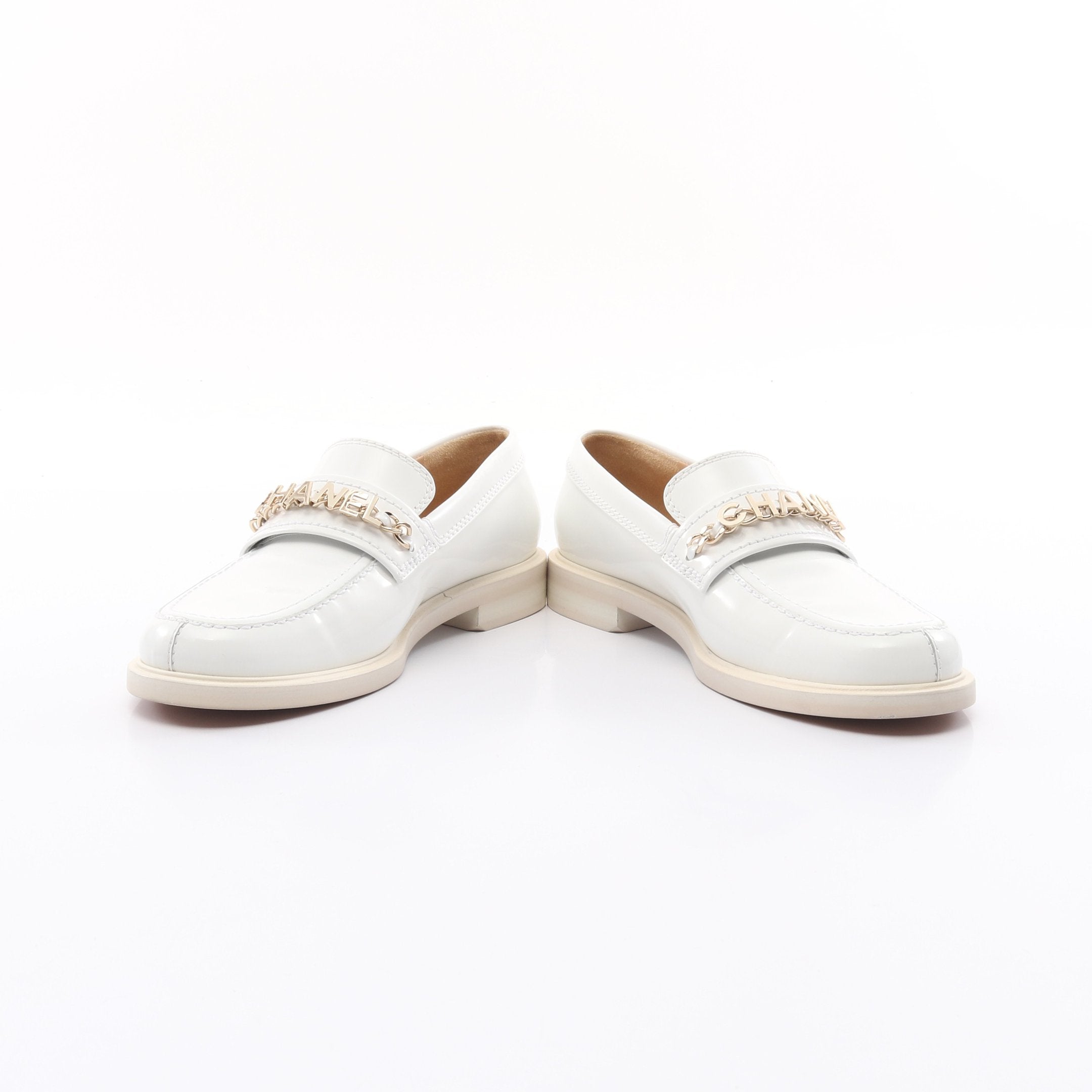 CHANEL ホワイトレザー ローファー CHANEL ホワイトレザー ローファー