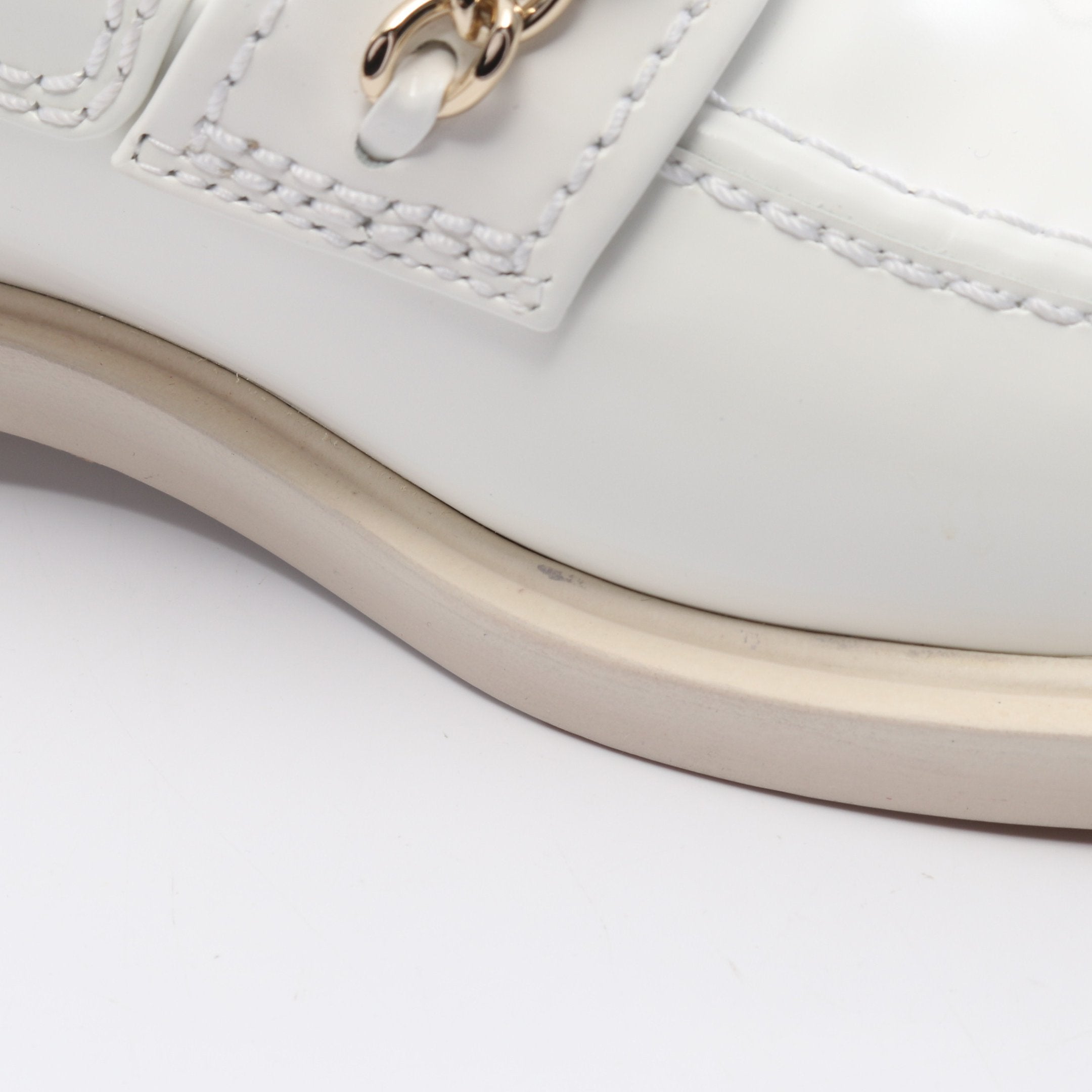 ローファー ロゴ チェーン レザー ホワイト シャネル – RECLO