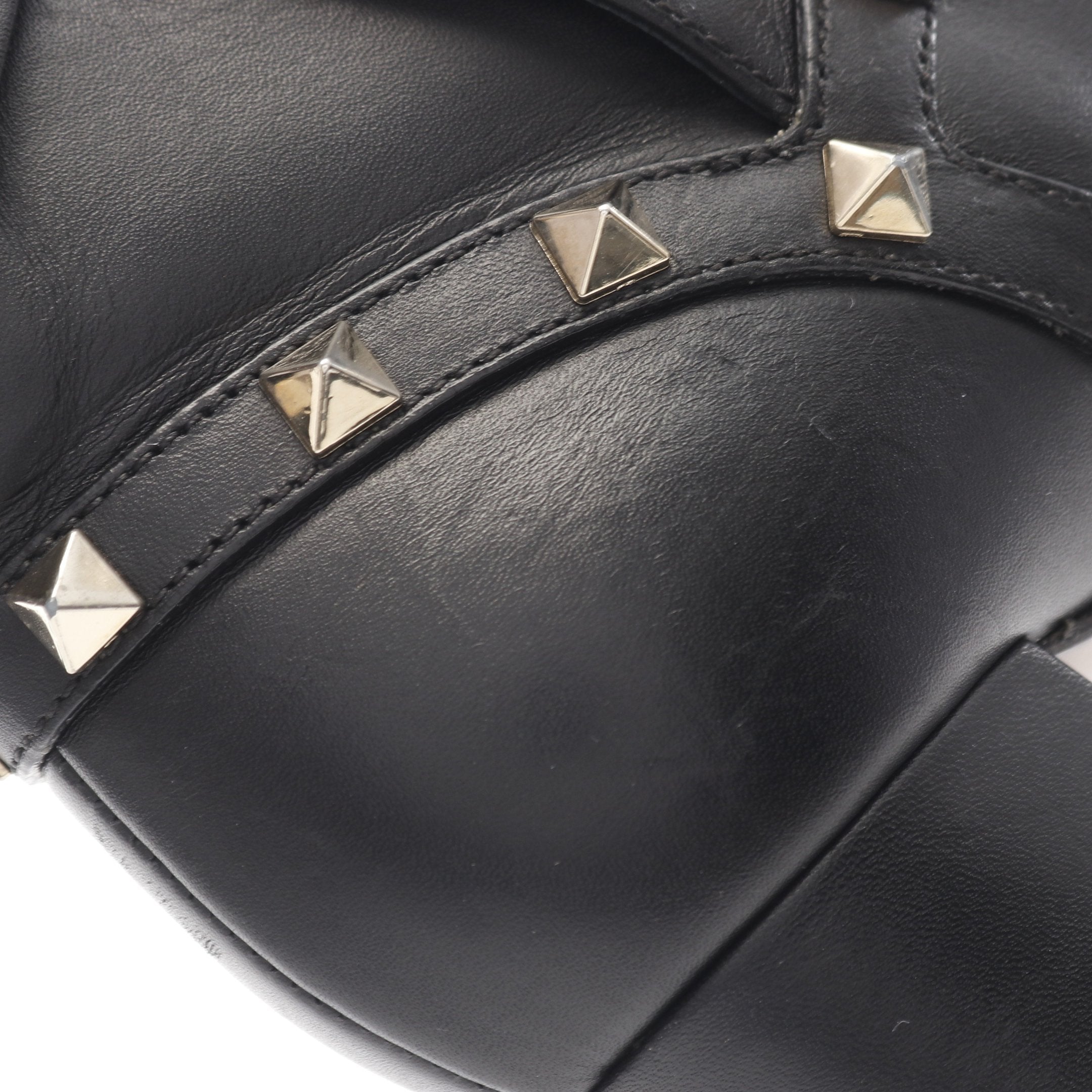 ヴァレンティノガラヴァーニ ショートブーツ ロックスタッズ レザー ショート ブーツ レザー ブラック ロックスタッズ