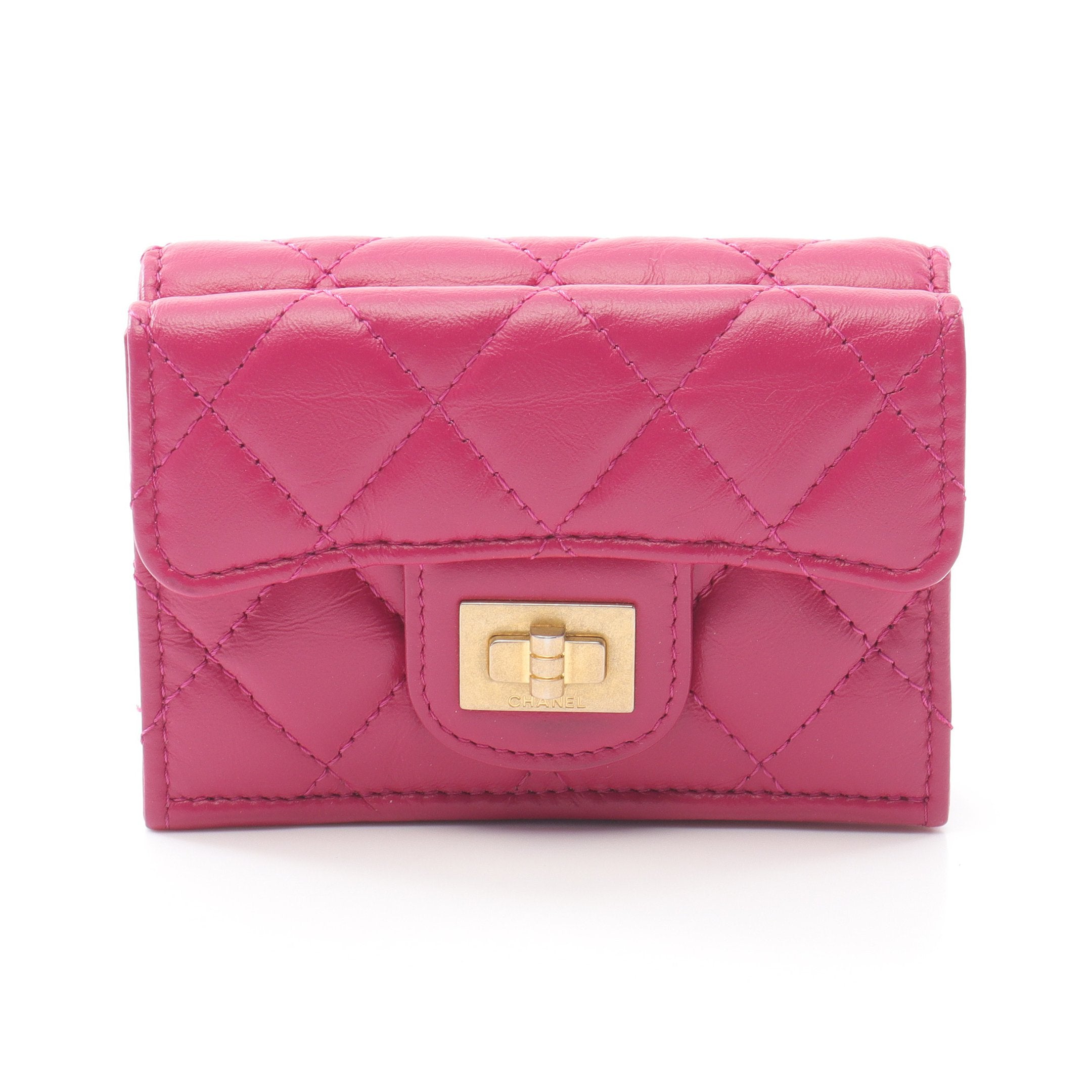 シャネルマトラッセラムスキン三つ折り財布ピンク