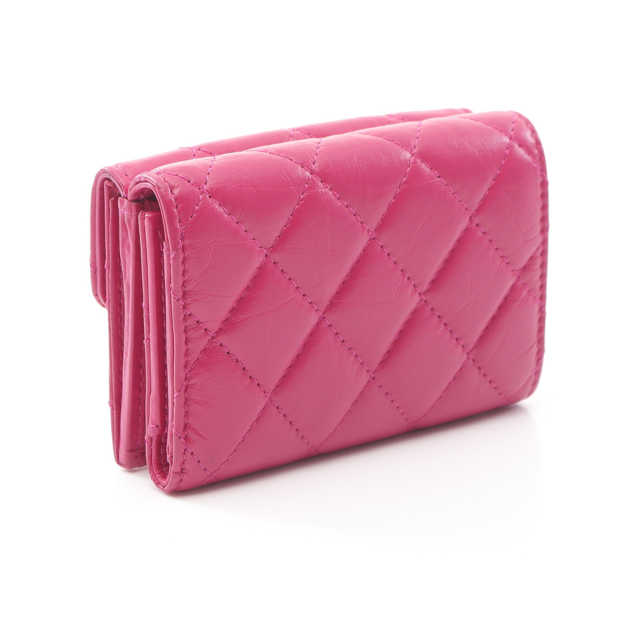 シャネルマトラッセラムスキン三つ折り財布ピンク