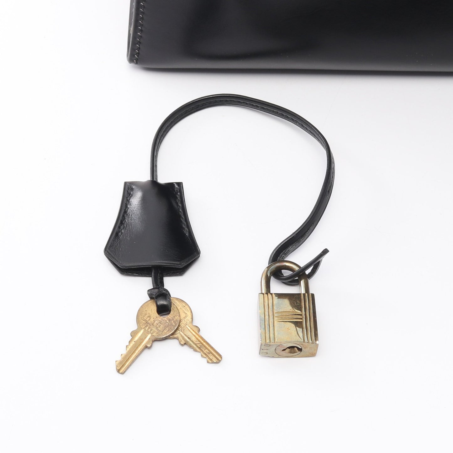 ケリー ブラック ハンドバッグ ボックスカーフ ブラック ゴールド金具 外縫い ○I刻印 エルメス バッグ HERMES