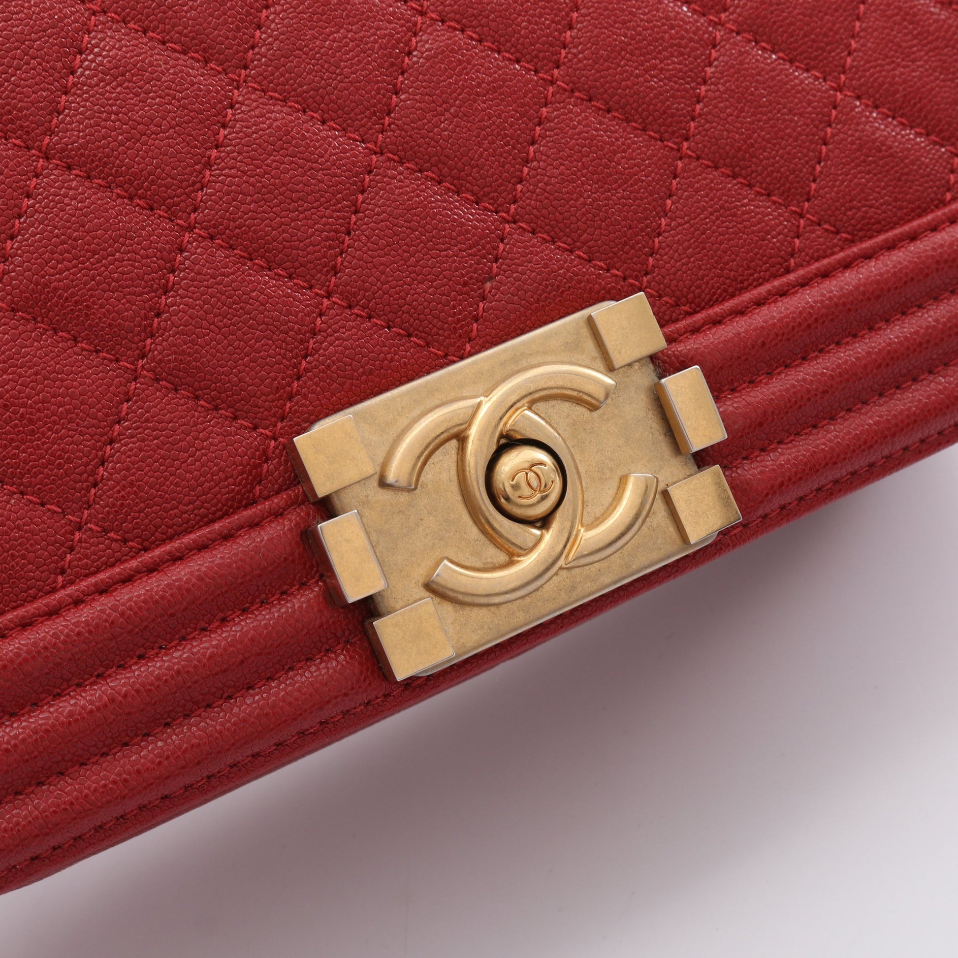 ボーイシャネル チェーンショルダーバッグ キャビアスキン レッド ゴールド金具 シャネル バッグ CHANEL