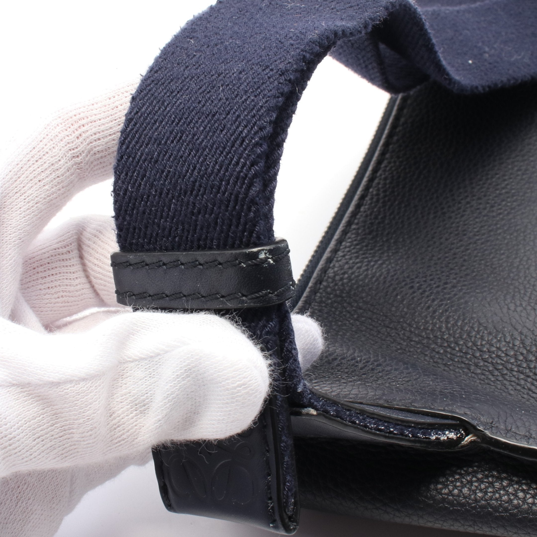 美品 LOEWE レザー ミリタリーバムバッグ ウエストポーチ LOEWE ロエベ MILITARY BUMBAG ミリタリーバムバッグ ウエストバッグ