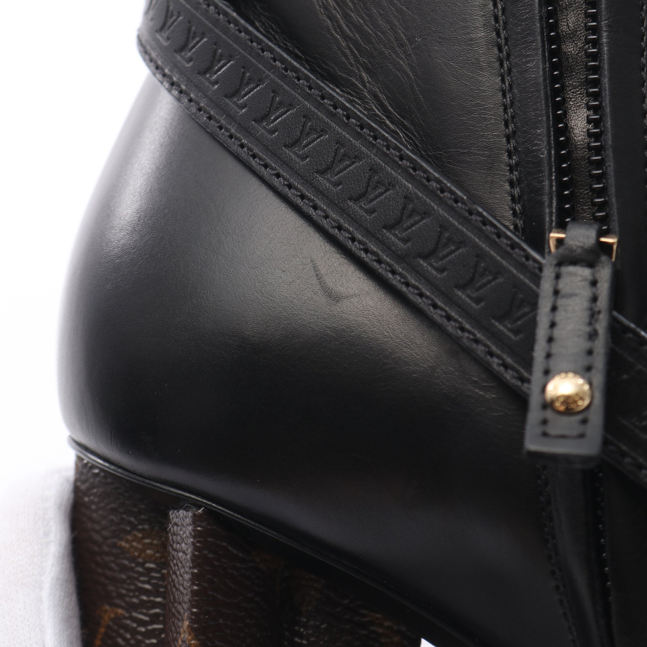 シルエットライン フラワーヒール モノグラム アンクル ブーツ レザー