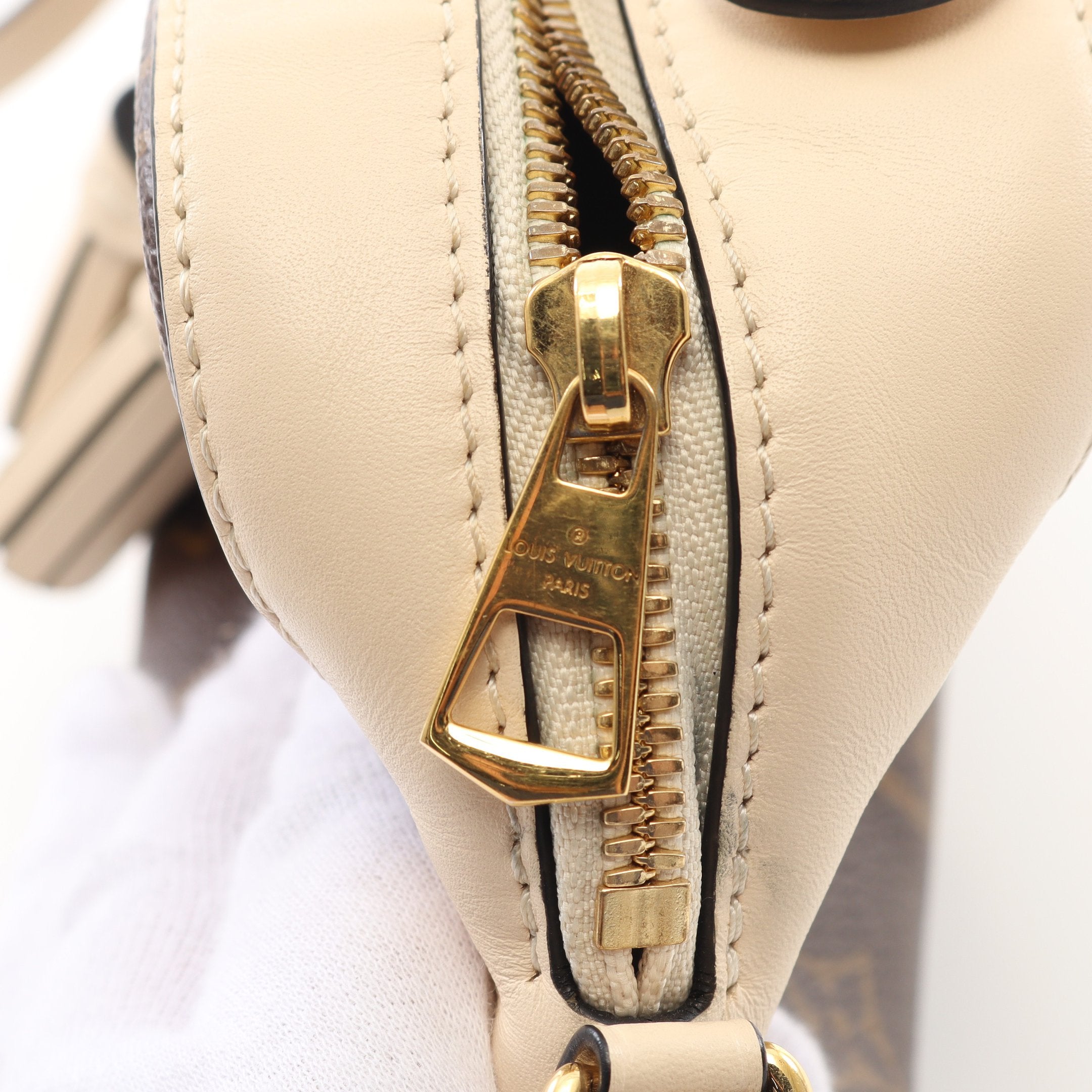 サントンジュ モノグラム クレーム ショルダーバッグ PVC レザー