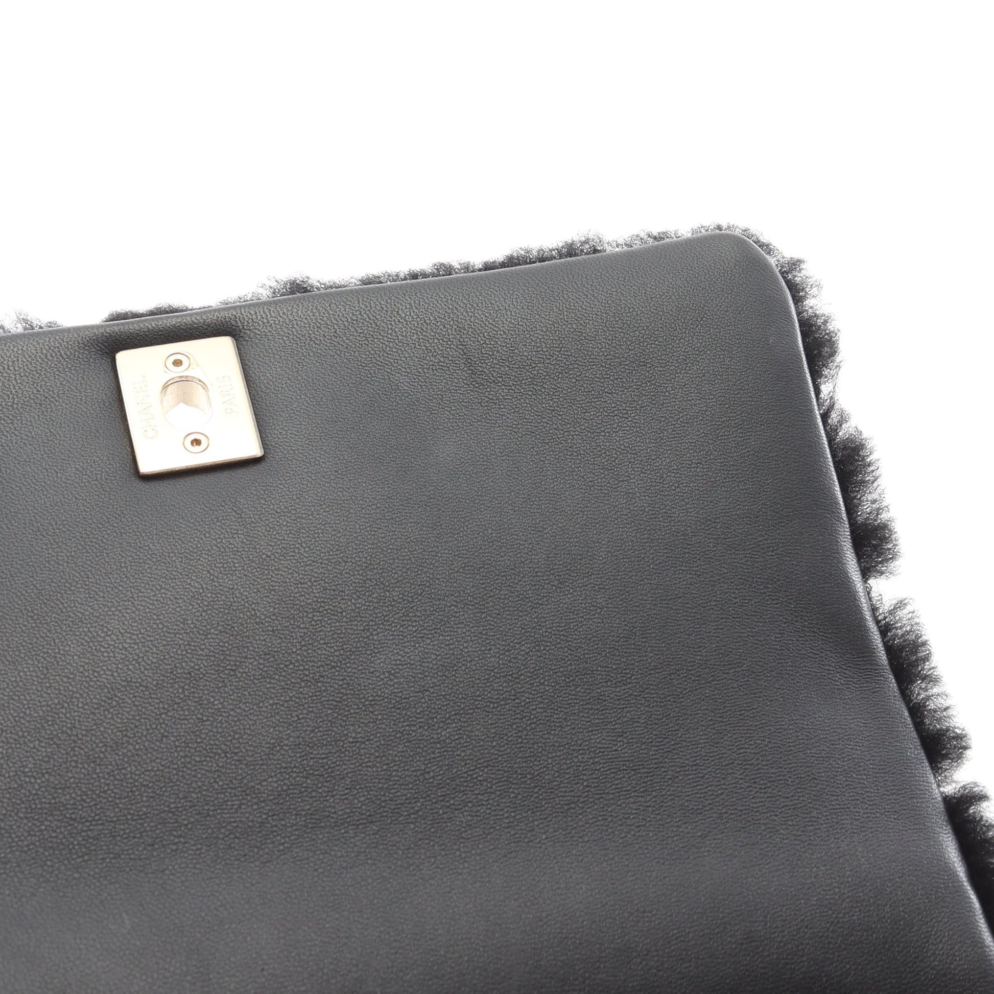 ココハンドル フラップ シェブロン Vステッチ ハンドバッグ ファー ブラック ゴールド金具 2WAY シャネル バッグ CHANEL