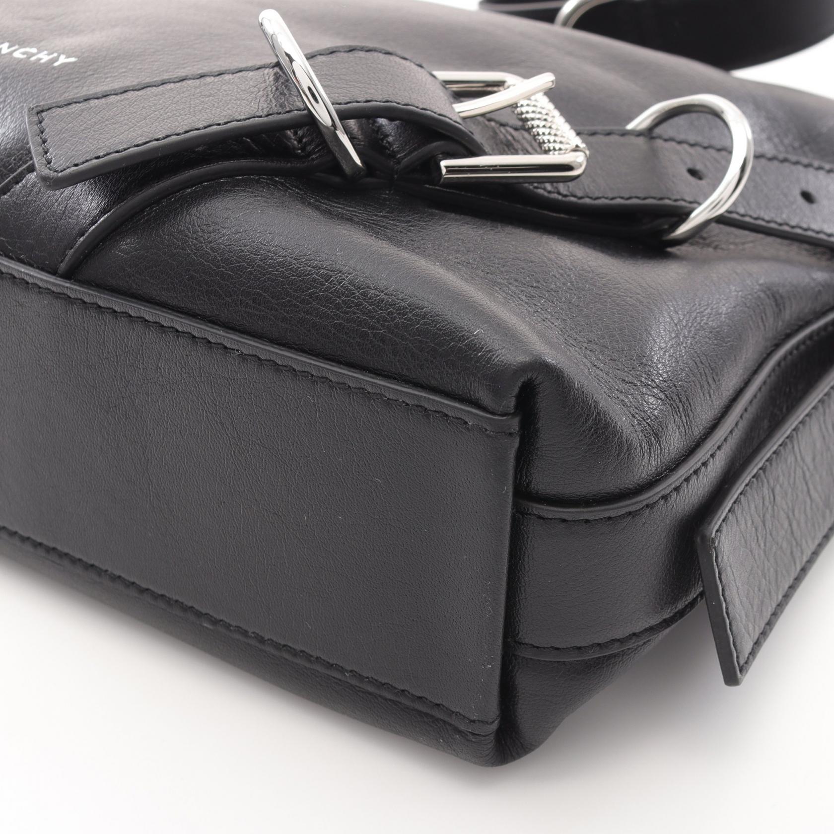 VOYOU ヴォワイユー クロスボディバッグ ショルダーバッグ レザー