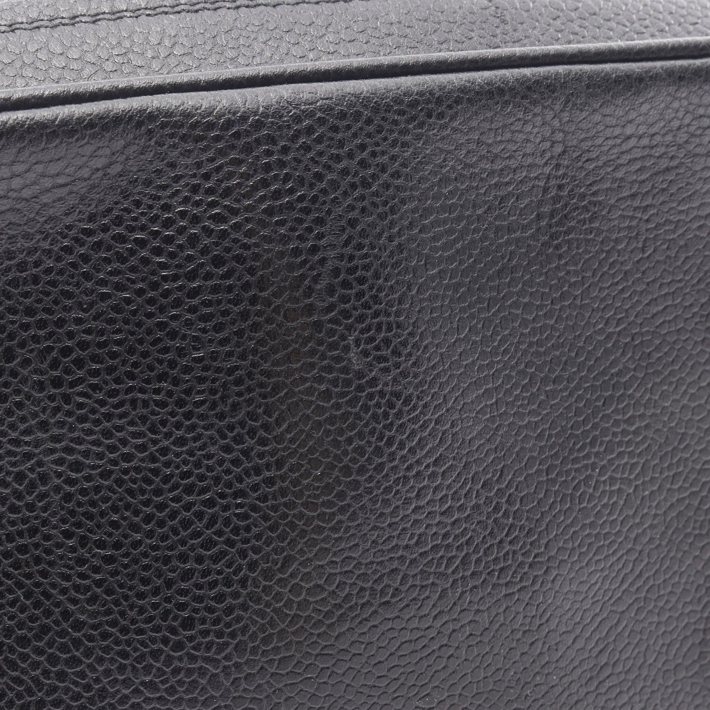 トリプルココマーク チェーンショルダーバッグ キャビアスキン ブラック ゴールド金具 シャネル バッグ CHANEL