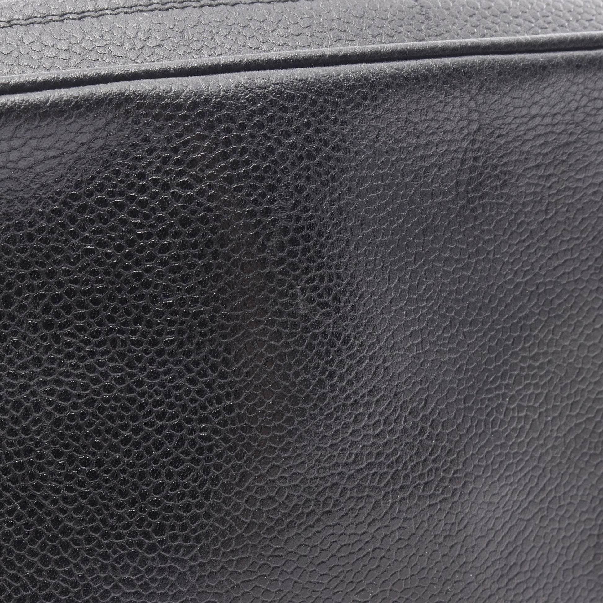 トリプルココマーク チェーンショルダーバッグ キャビアスキン ブラック ゴールド金具 シャネル バッグ CHANEL