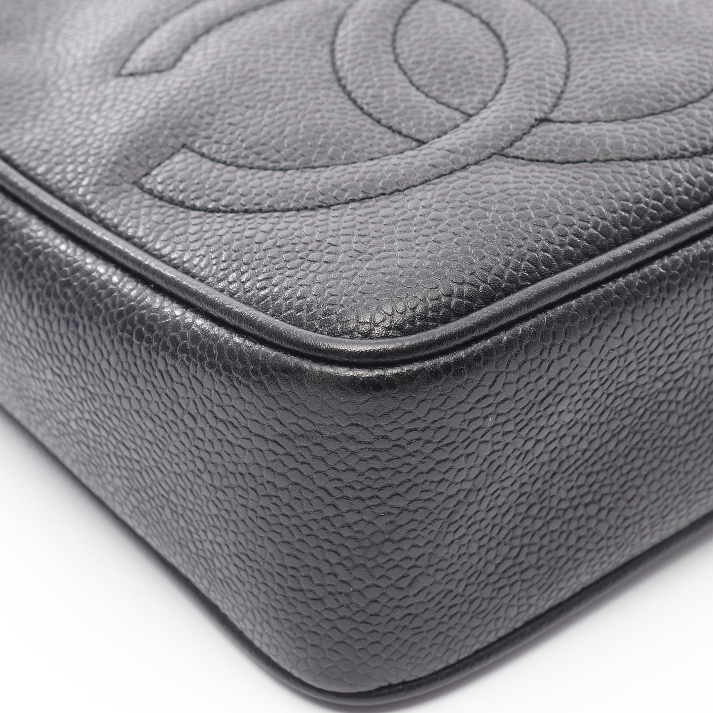 トリプルココマーク チェーンショルダーバッグ キャビアスキン ブラック ゴールド金具 シャネル バッグ CHANEL