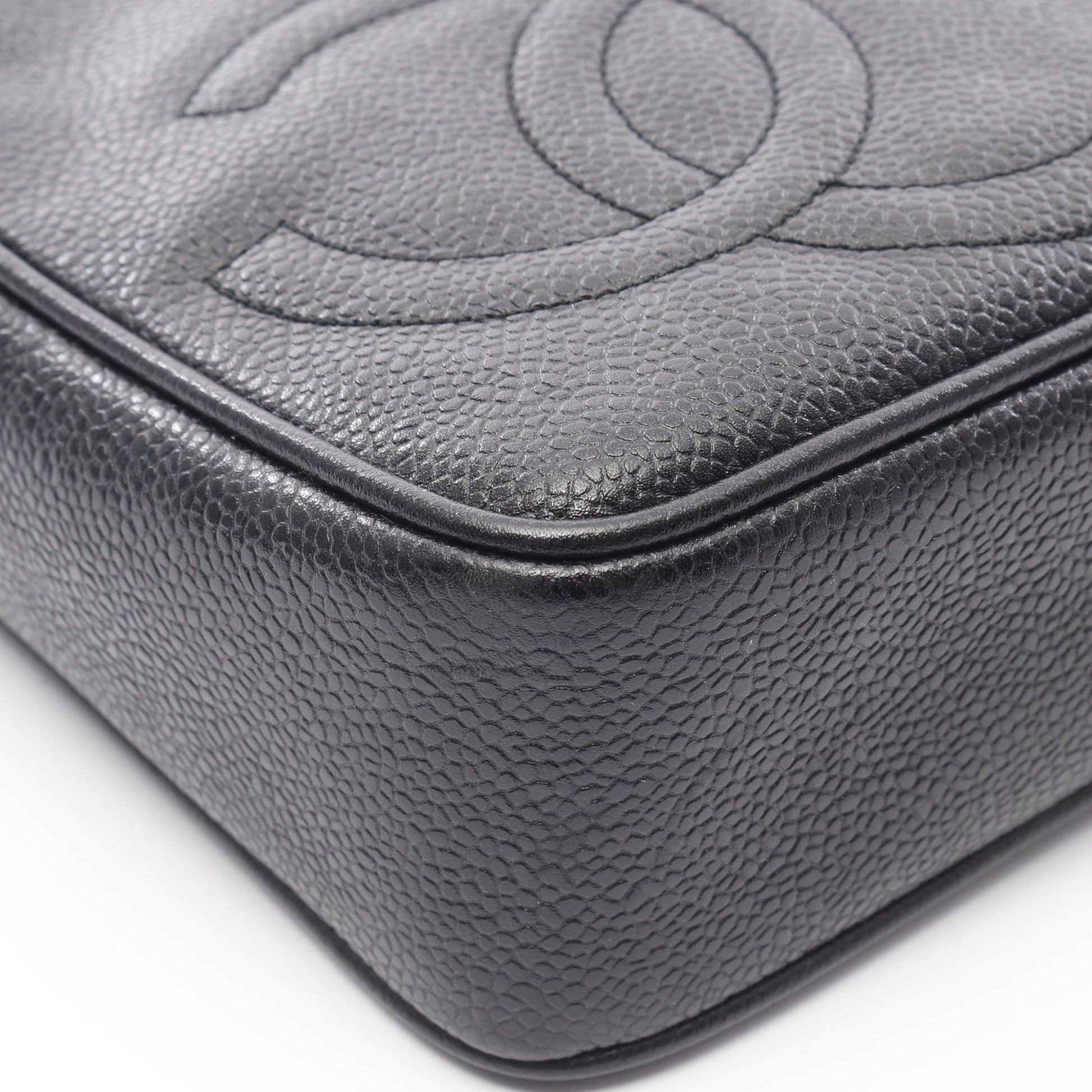 トリプルココマーク チェーンショルダーバッグ キャビアスキン ブラック ゴールド金具 シャネル バッグ CHANEL