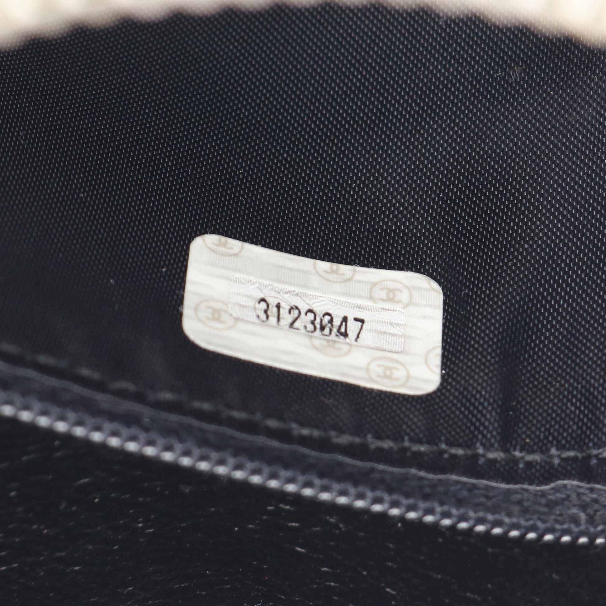 トリプルココマーク チェーンショルダーバッグ キャビアスキン ブラック ゴールド金具 シャネル バッグ CHANEL