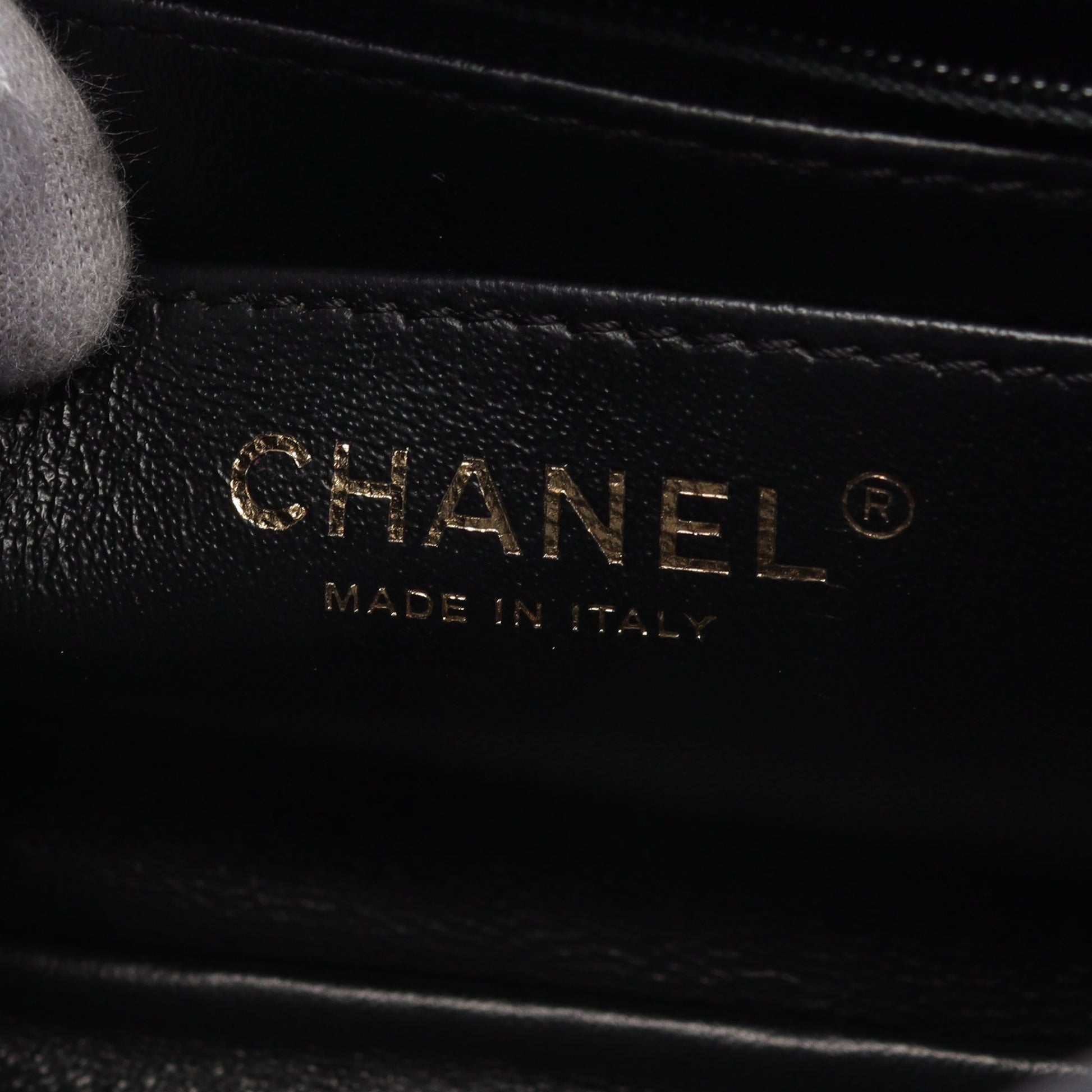 Vステッチ シェブロン チェーンショルダーバッグ ラムスキン ブラック ゴールド金具 2WAY シャネル バッグ CHANEL