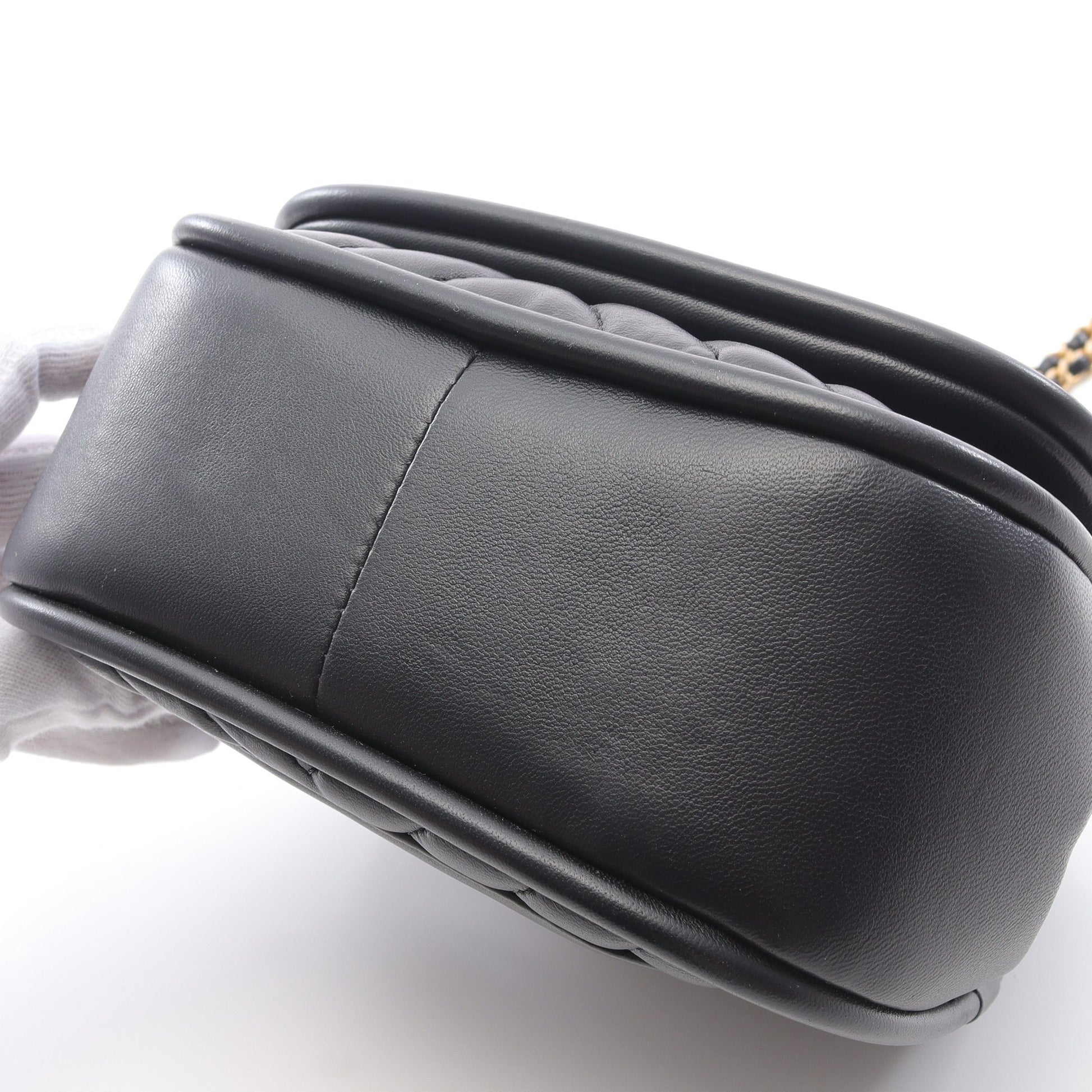 Vステッチ シェブロン チェーンショルダーバッグ ラムスキン ブラック ゴールド金具 2WAY シャネル バッグ CHANEL