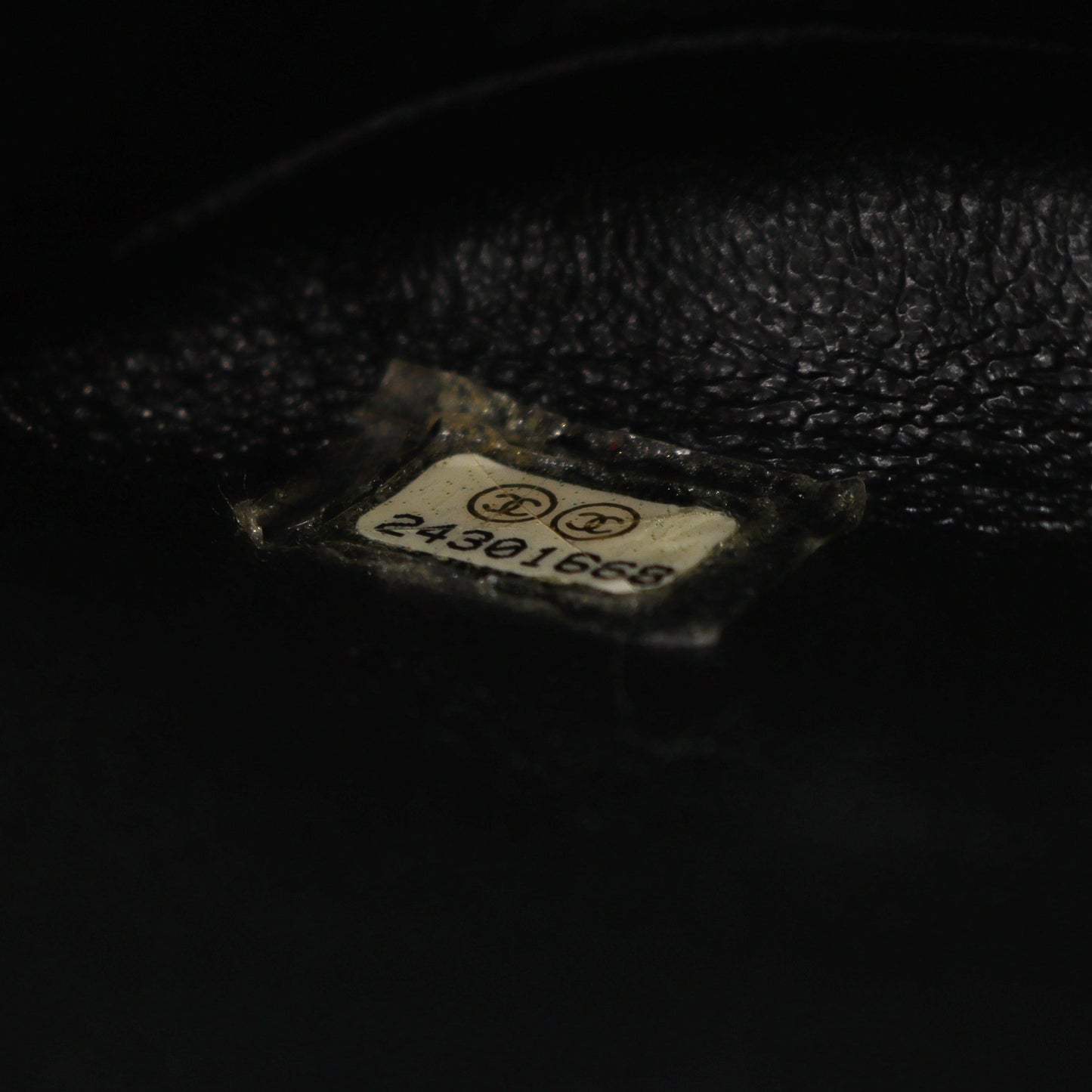 Vステッチ シェブロン チェーンショルダーバッグ ラムスキン ブラック ゴールド金具 2WAY シャネル バッグ CHANEL