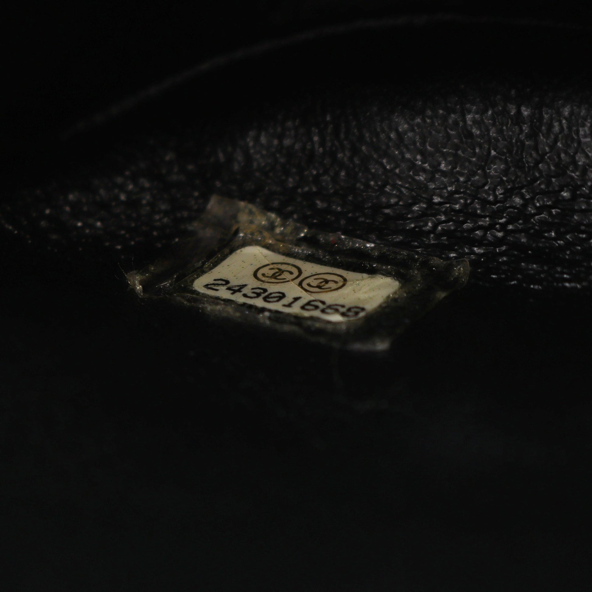 Vステッチ シェブロン チェーンショルダーバッグ ラムスキン ブラック ゴールド金具 2WAY シャネル バッグ CHANEL