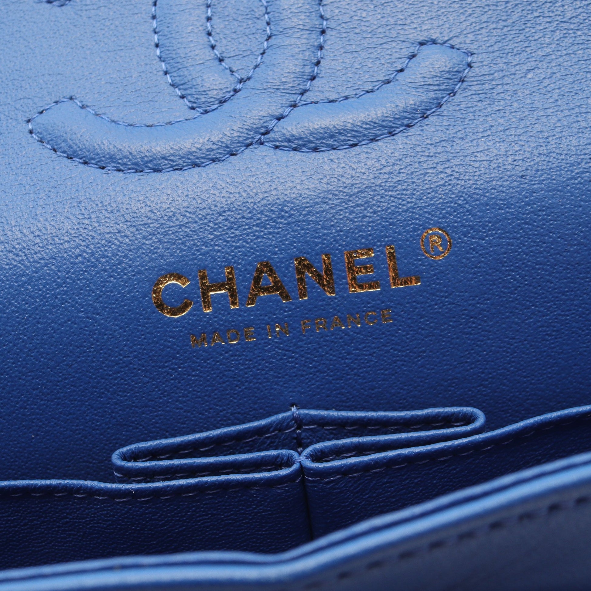 シェブロン Vステッチ Wフラップ Wチェーンショルダーバッグ ラムスキン ブルー ゴールド金具 シャネル バッグ CHANEL