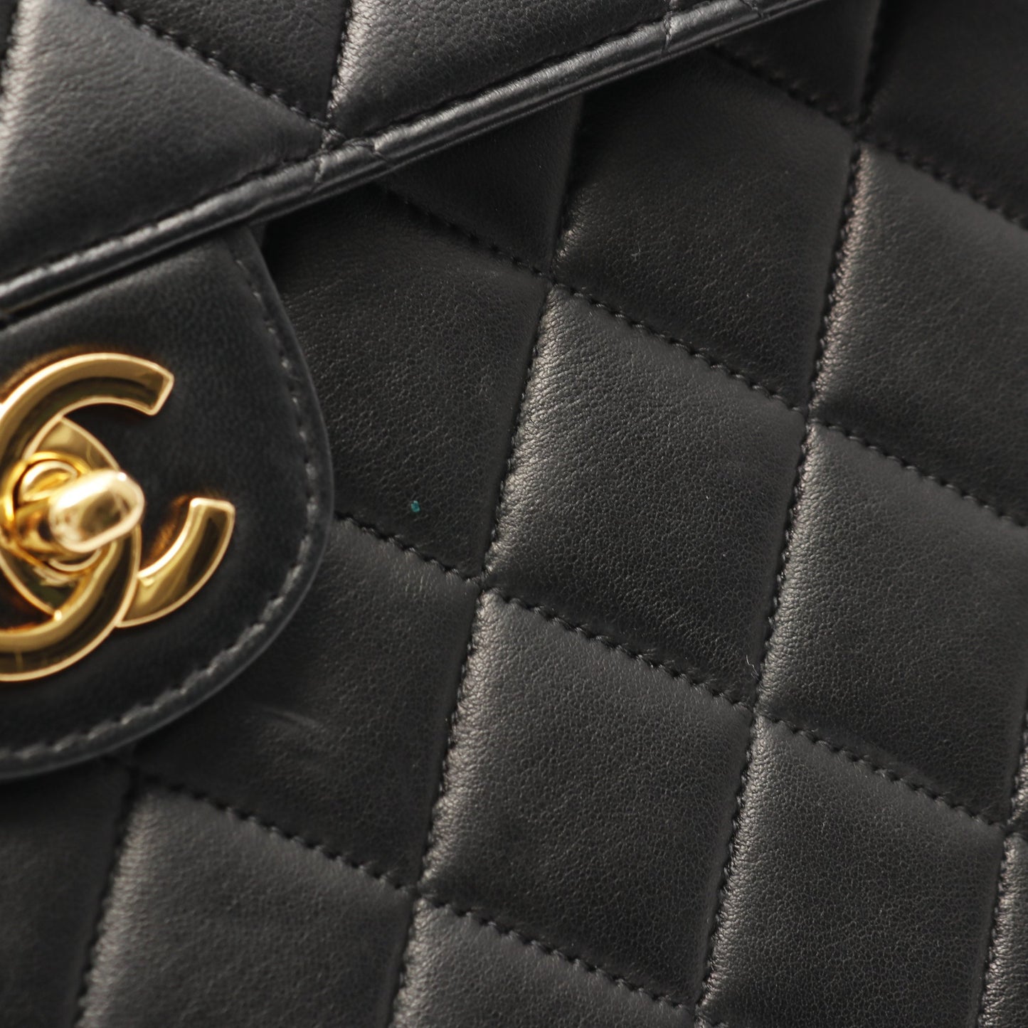 デカマトラッセ30 シングルフラップ Wチェーンショルダーバッグ ラムスキン ブラック ゴールド金具 シャネル バッグ CHANEL
