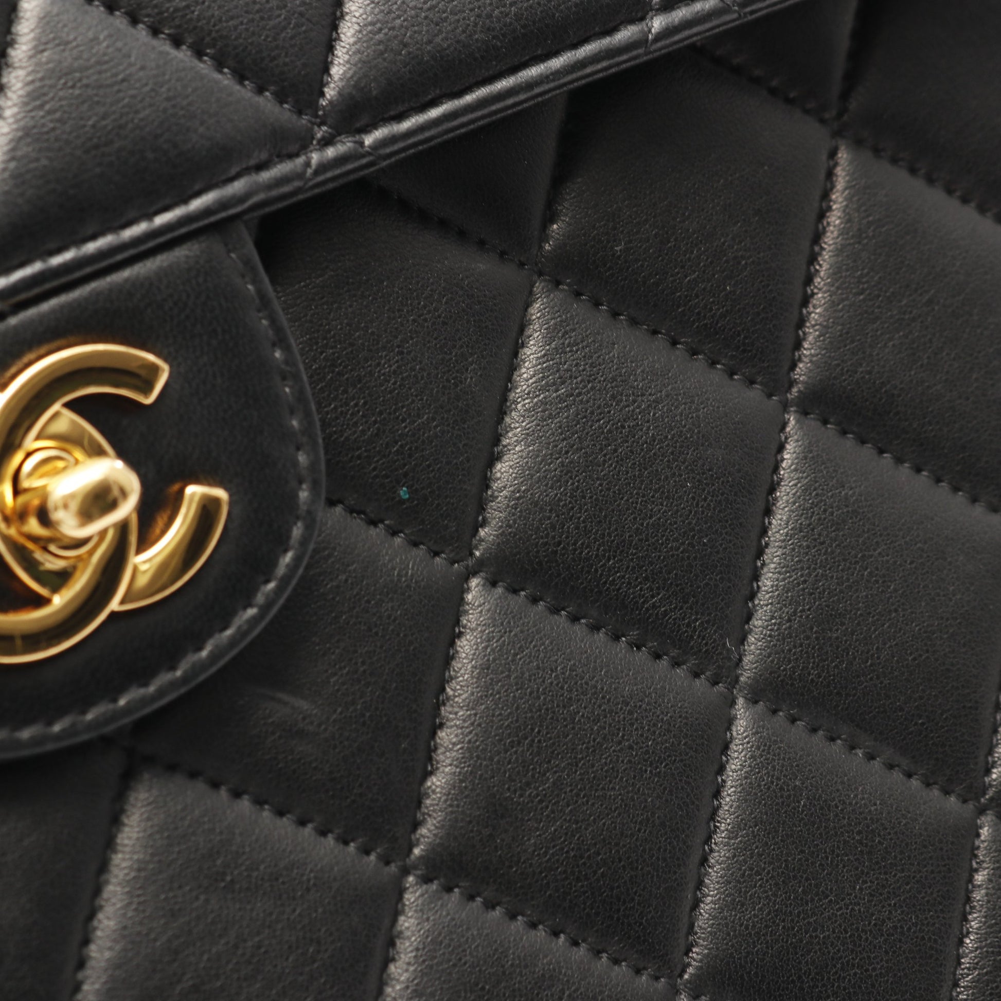 デカマトラッセ30 シングルフラップ Wチェーンショルダーバッグ ラムスキン ブラック ゴールド金具 シャネル バッグ CHANEL