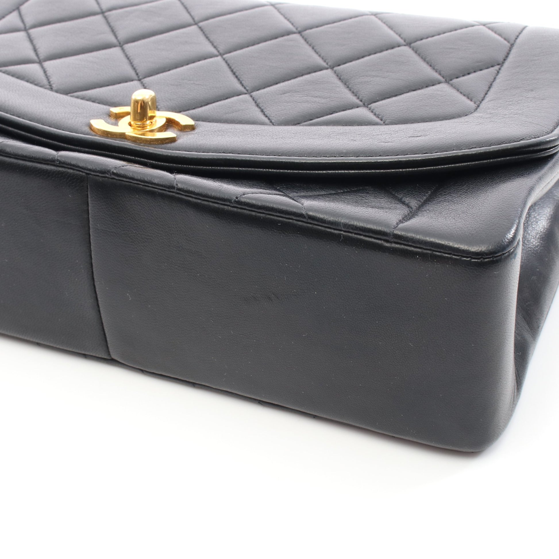 マトラッセ ダイアナフラップ チェーンショルダーバッグ ラムスキン ブラック ゴールド金具 シャネル バッグ CHANEL