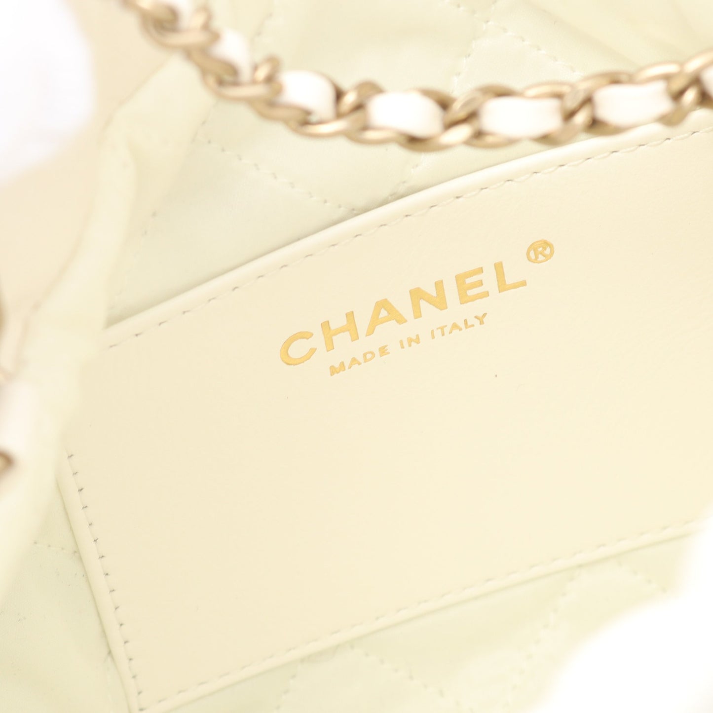 CHANEL 22 ミニ チェーンショルダーバッグ レザー ホワイト ゴールド金具 シャネル バッグ CHANEL