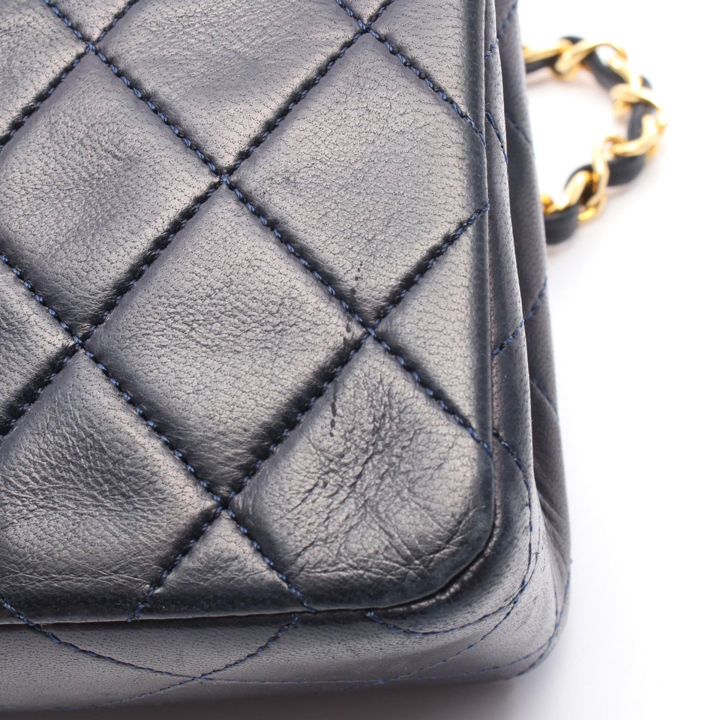 ミニマトラッセ フルフラップ チェーンショルダーバッグ ラムスキン ネイビー ゴールド金具 シャネル バッグ CHANEL