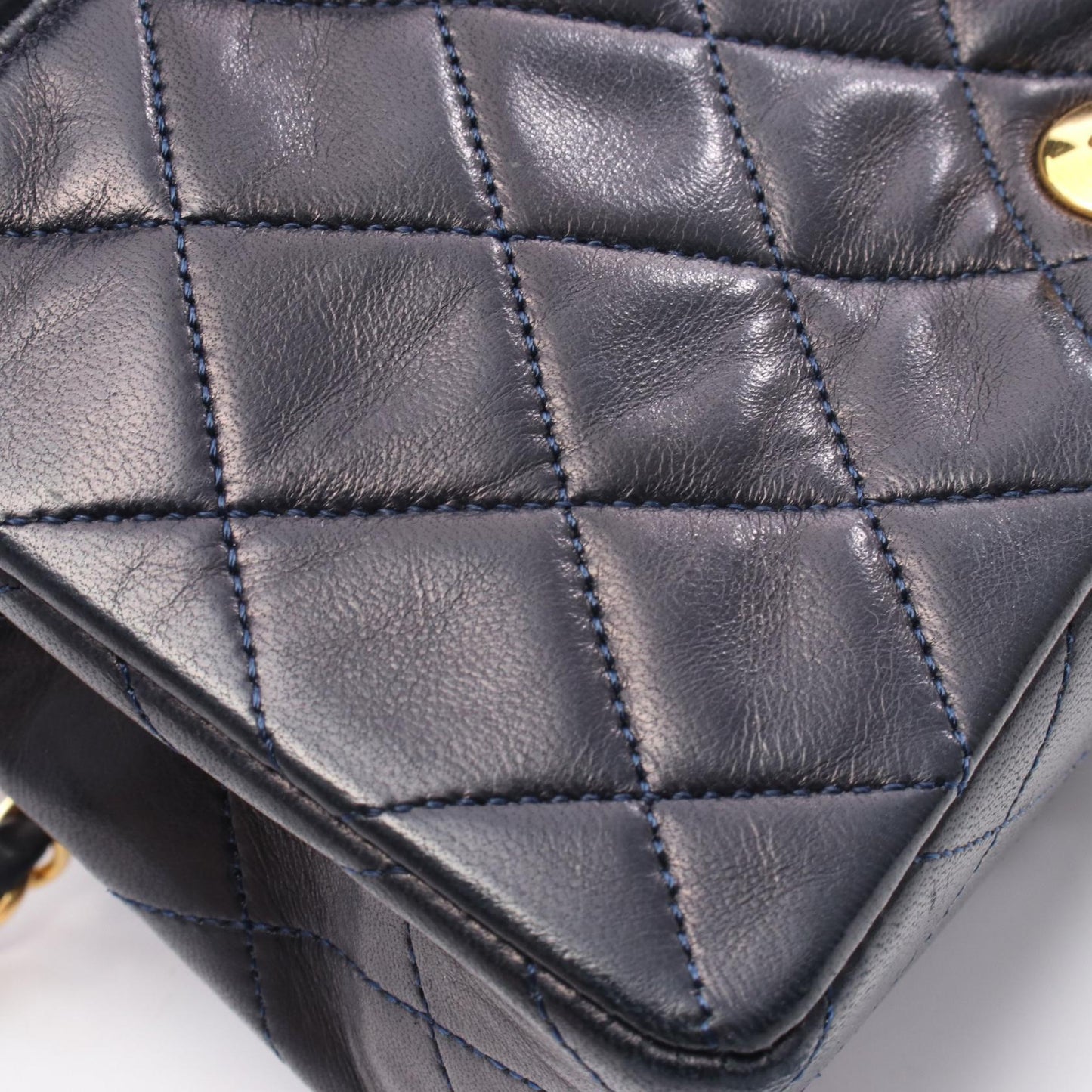 ミニマトラッセ フルフラップ チェーンショルダーバッグ ラムスキン ネイビー ゴールド金具 シャネル バッグ CHANEL