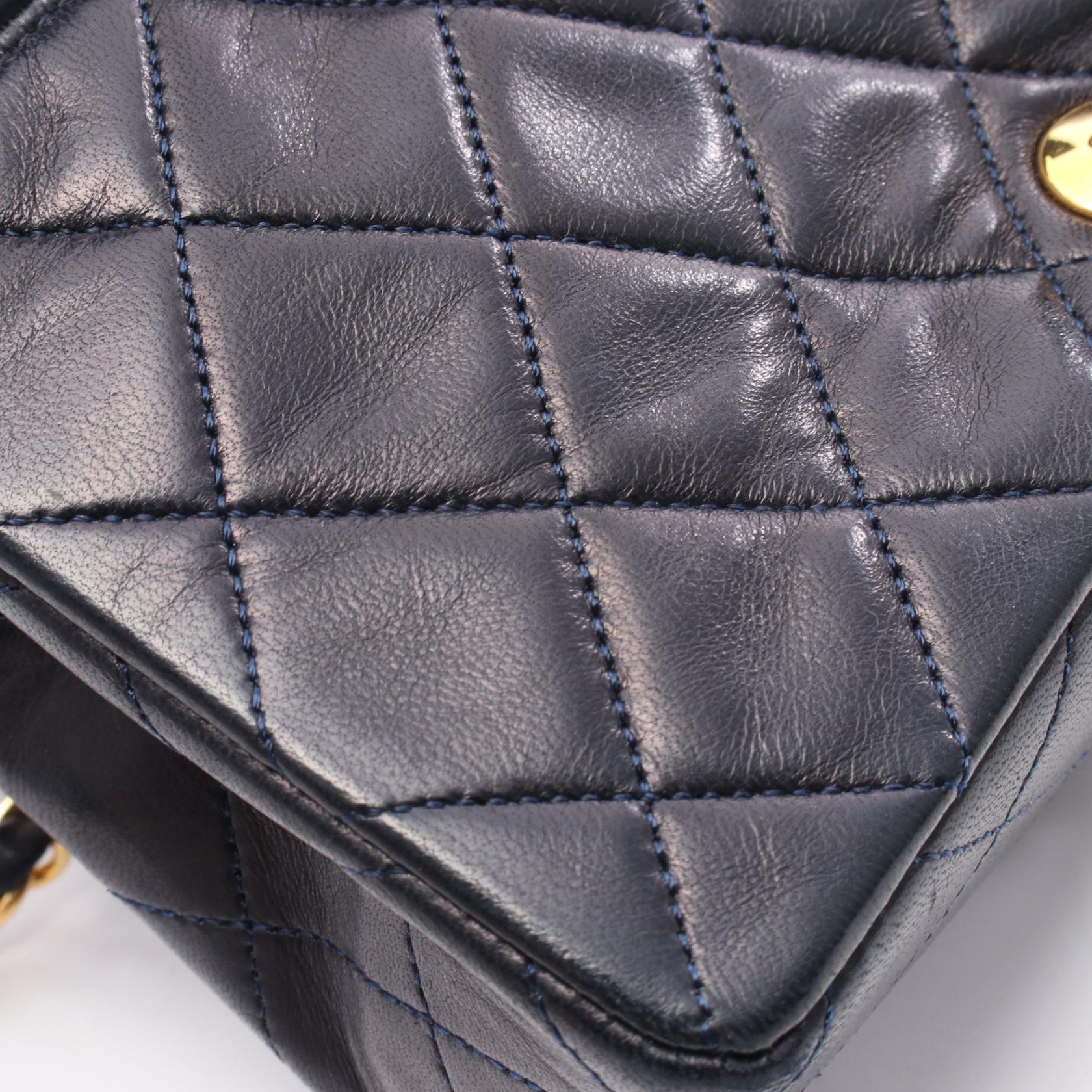 ミニマトラッセ フルフラップ チェーンショルダーバッグ ラムスキン ネイビー ゴールド金具 シャネル バッグ CHANEL