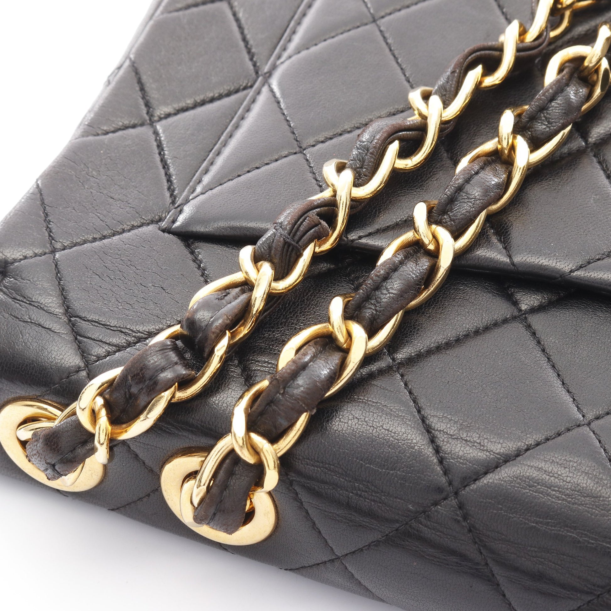 デカマトラッセ30 シングルフラップ Wチェーンショルダーバッグ ラムスキン ブラック ゴールド金具 シャネル バッグ CHANEL