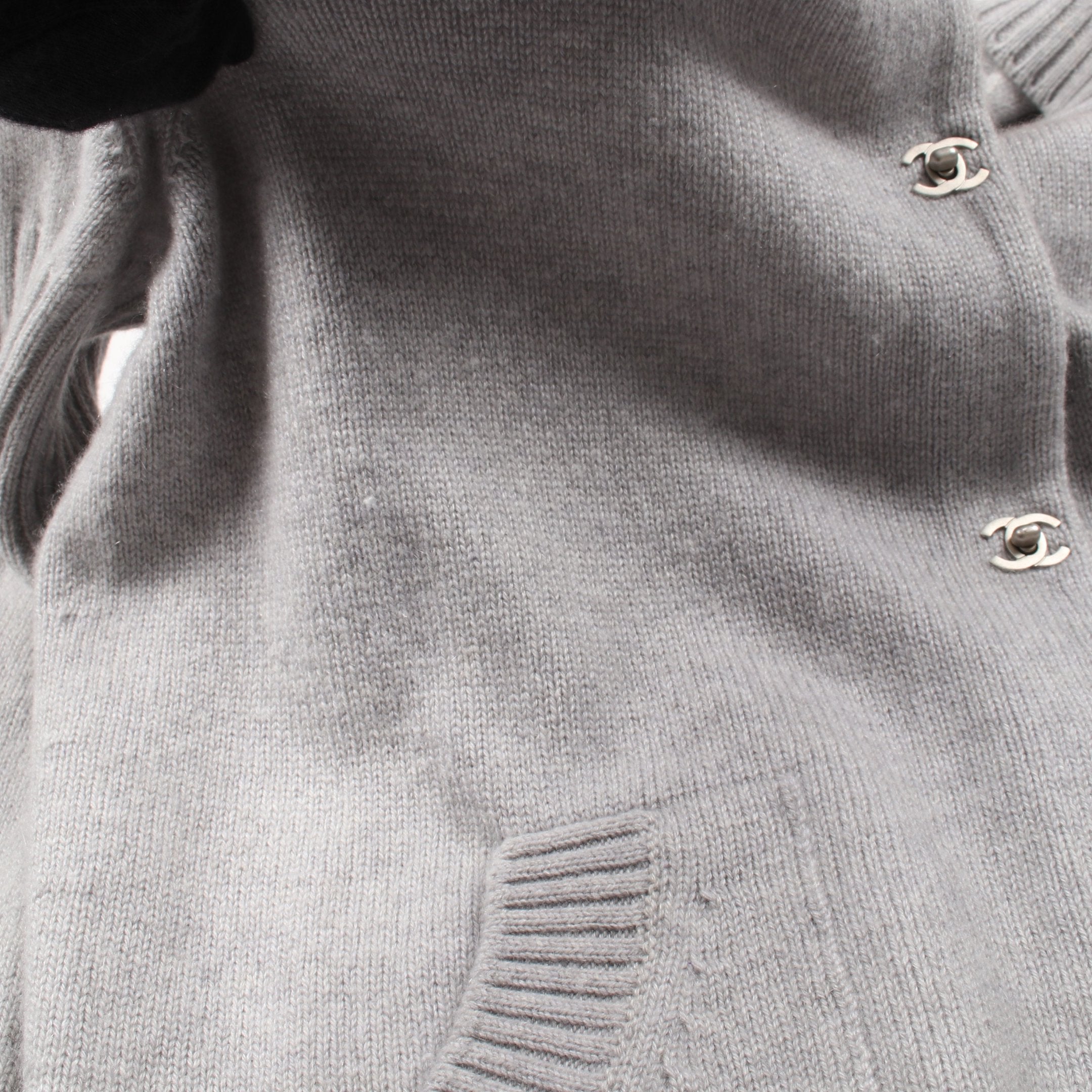 ココマーク ターンロック カーディガン クルーネック カシミヤ グレー