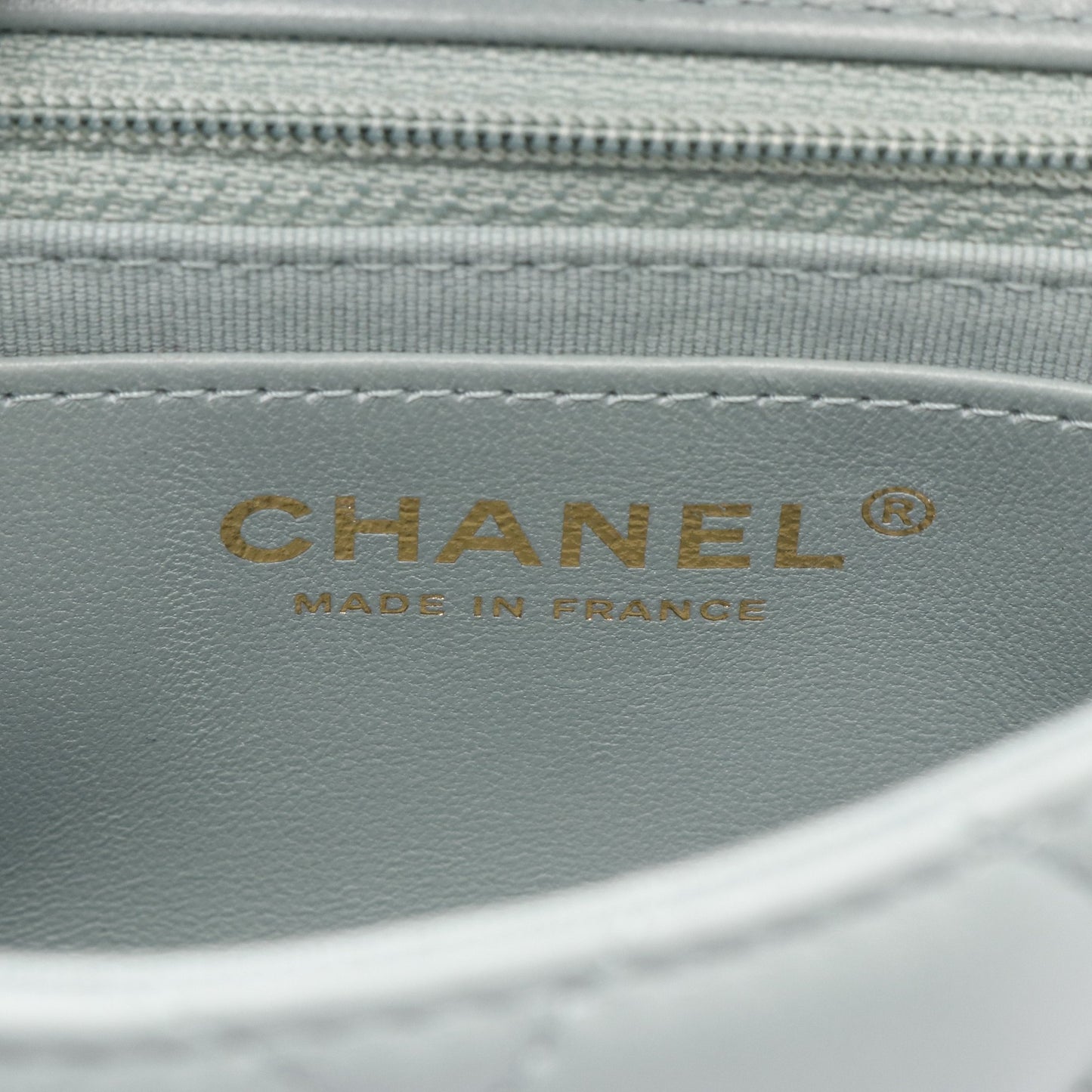 ミニマトラッセ チェーンショルダーバッグ ラムスキン ブルーグレー ゴールド金具 シャネル バッグ CHANEL