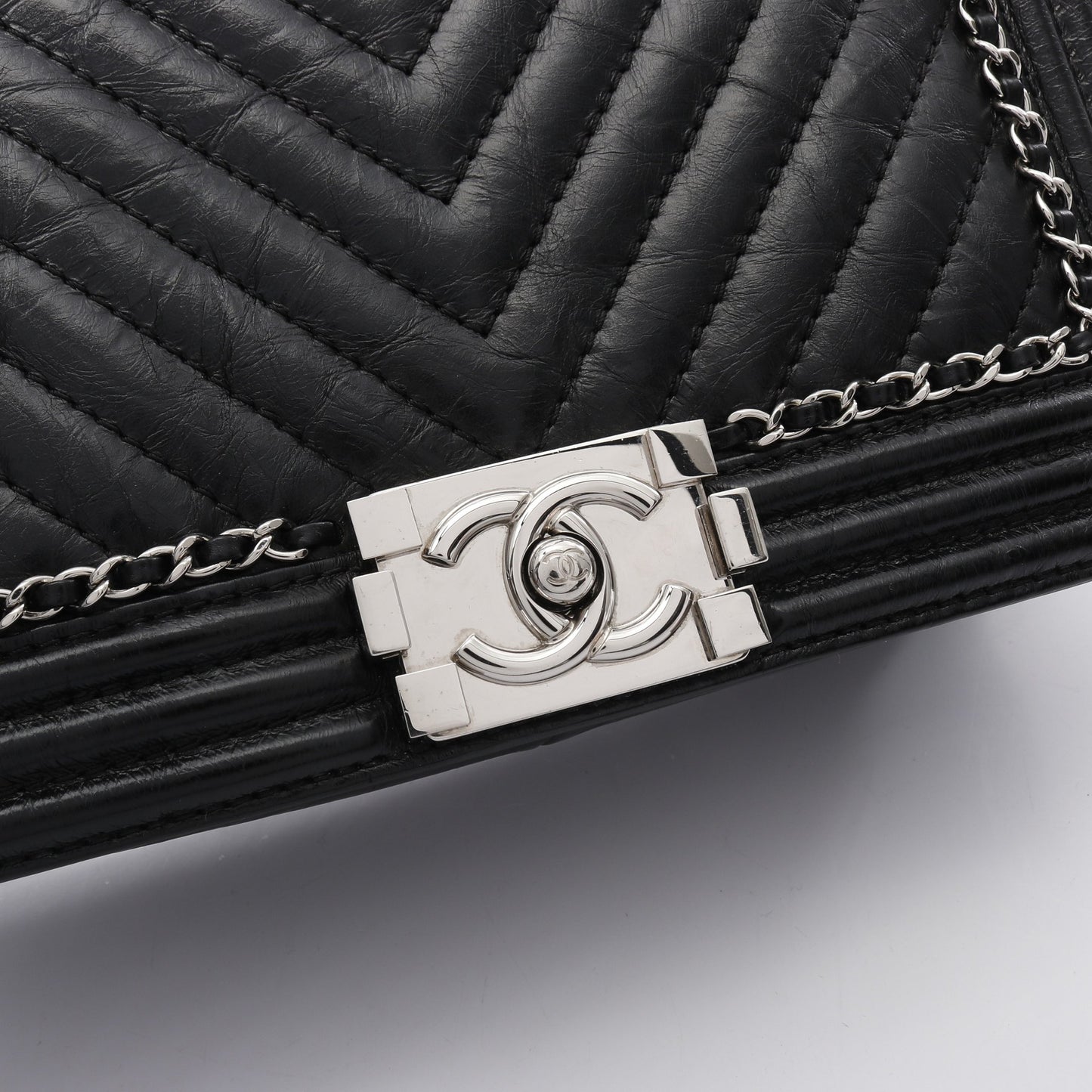 ボーイシャネル シェブロン Vステッチ チェーンショルダーバッグ レザー ブラック シルバー金具 シャネル バッグ CHANEL