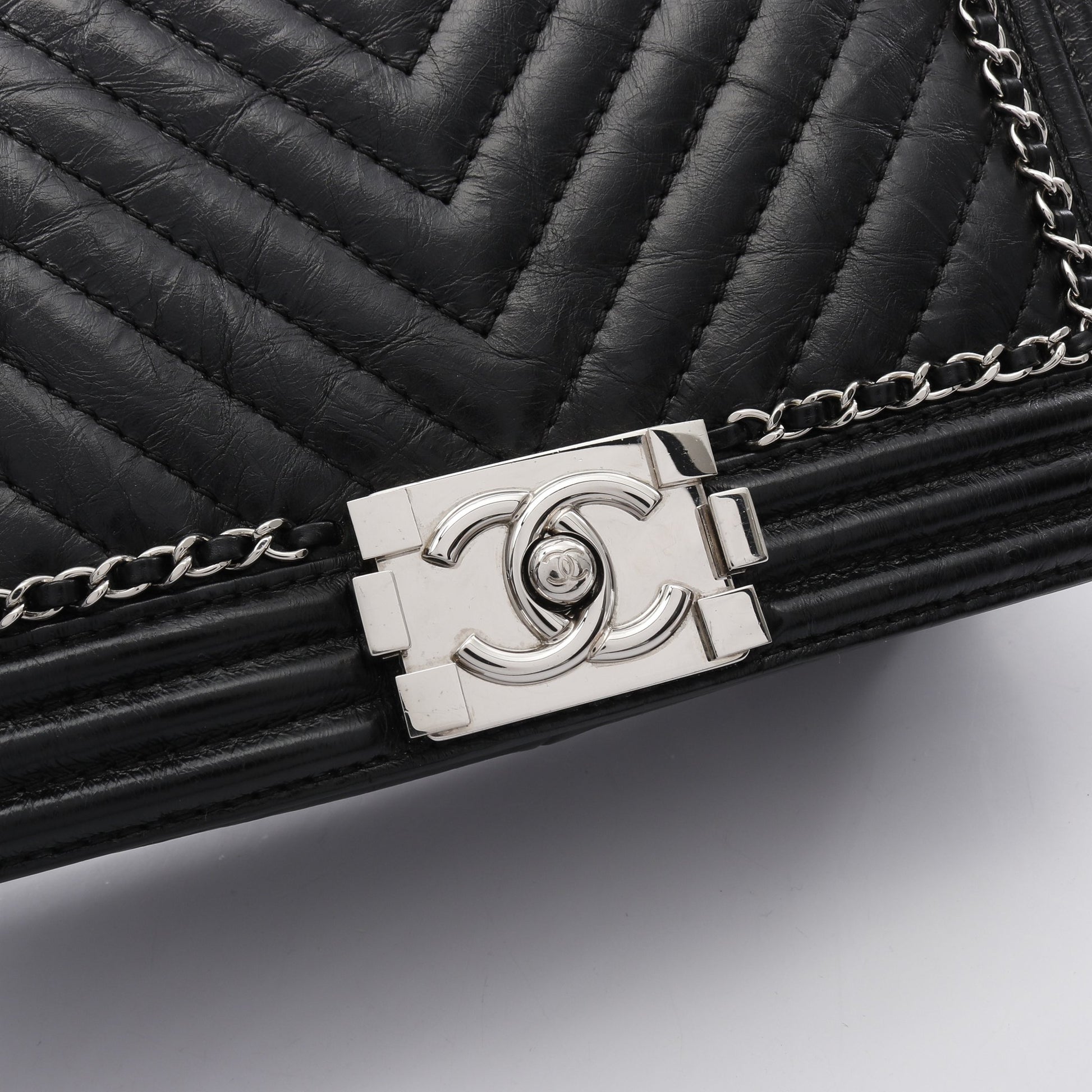 ボーイシャネル シェブロン Vステッチ チェーンショルダーバッグ レザー ブラック シルバー金具 シャネル バッグ CHANEL