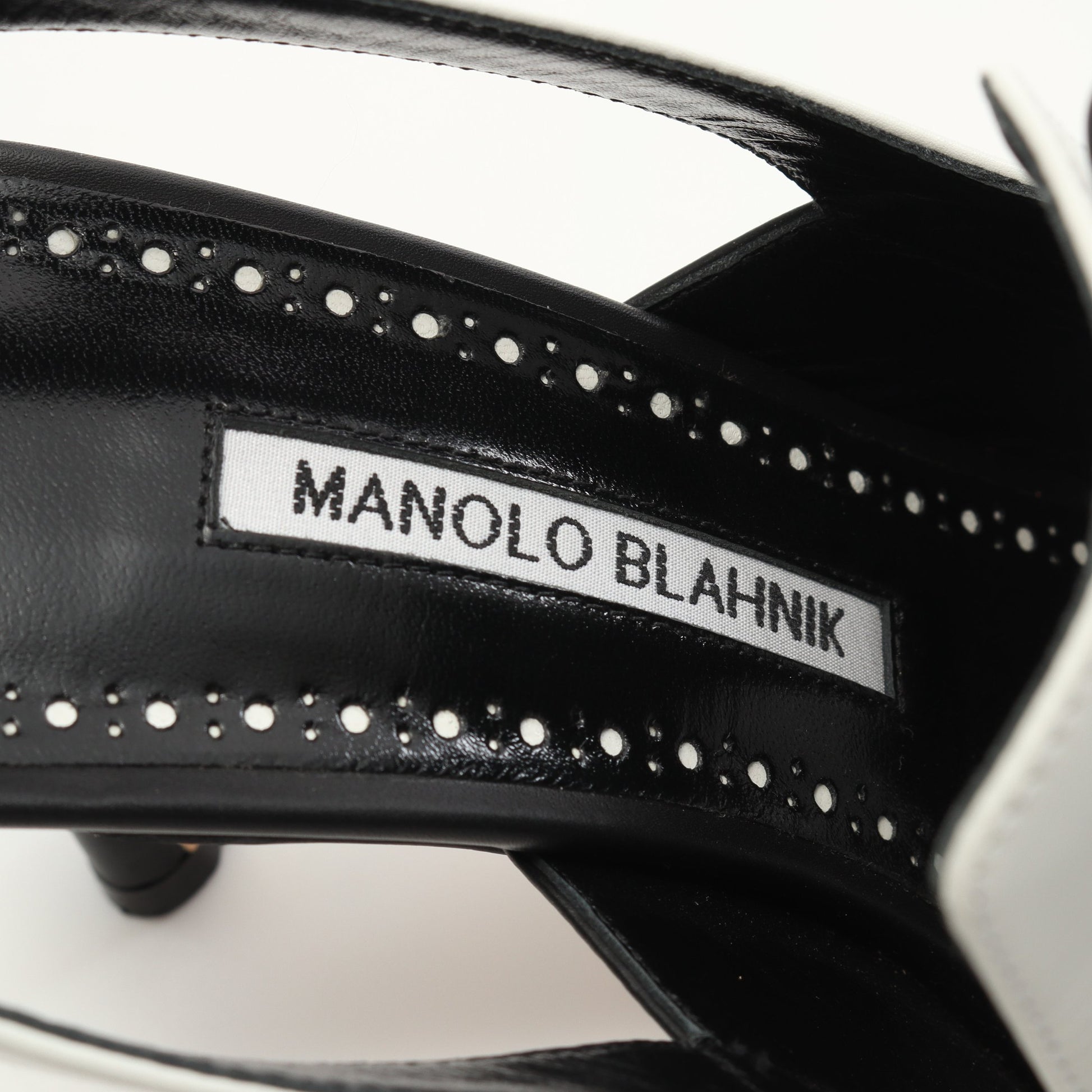 サンダル レザー ブラック ホワイト マノロブラニク シューズ MANOLO BLAHNIK