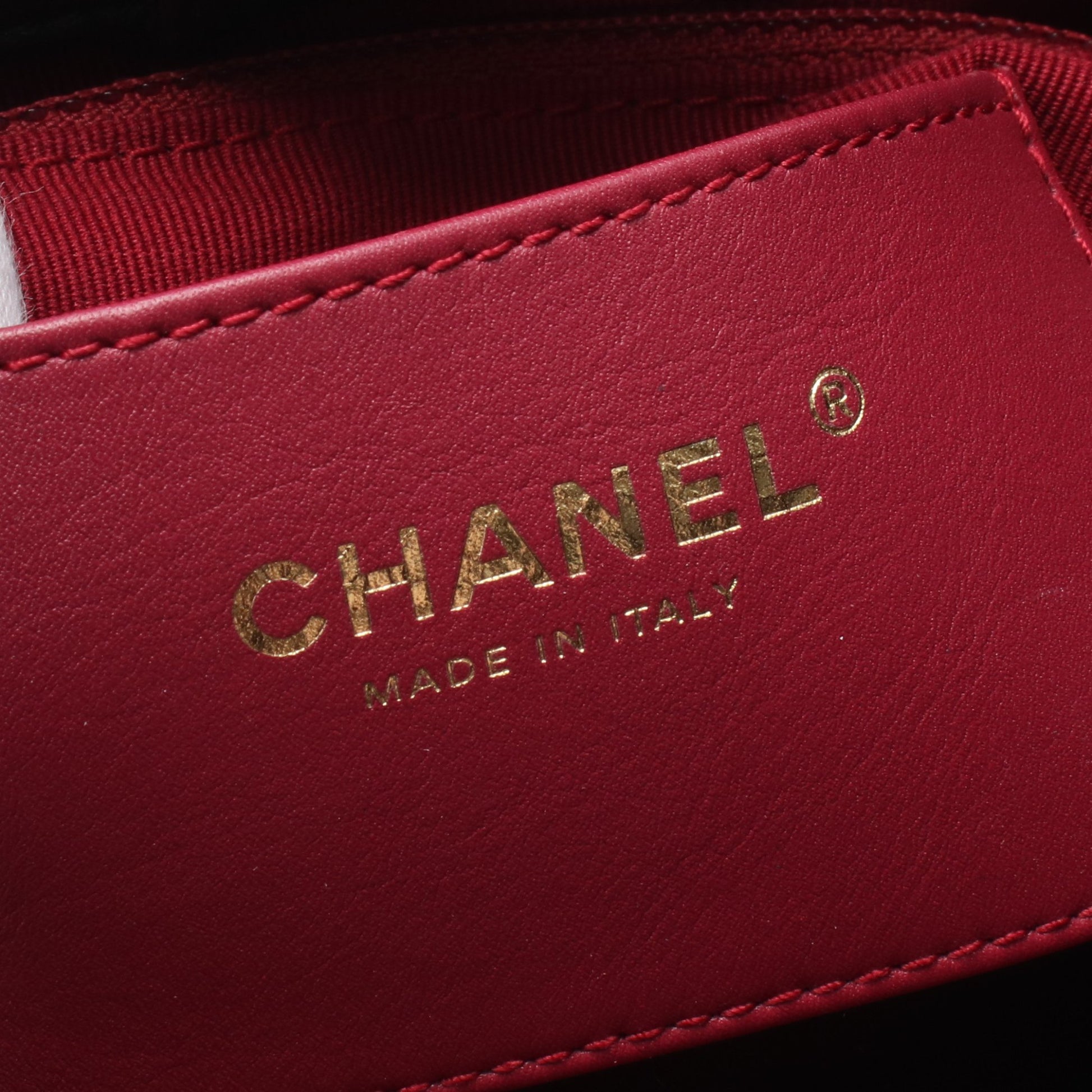 マトラッセ バックパック リュックサック レザー ブラック ゴールド金具 シャネル バッグ CHANEL