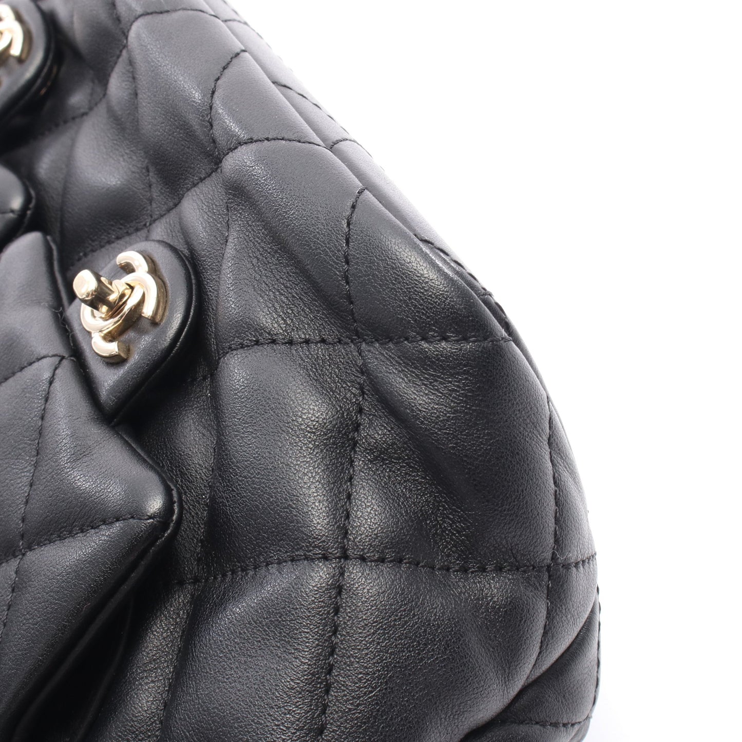 マトラッセ バックパック リュックサック レザー ブラック ゴールド金具 シャネル バッグ CHANEL